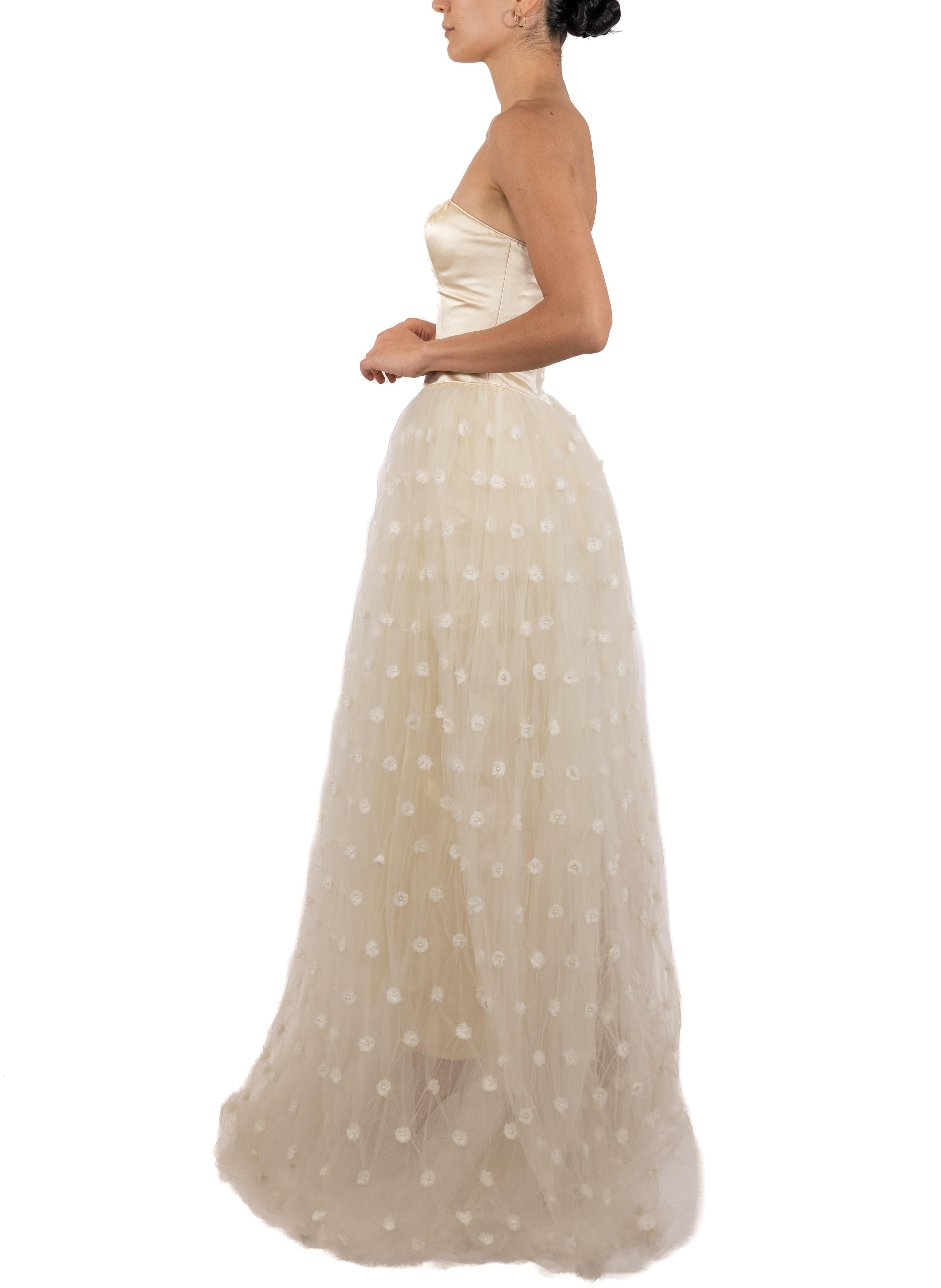 1990S Pearl White Strapless Silk Duchess Satin Gown With Floral Covered Tulle S In Good Condition For Sale In New York, NY