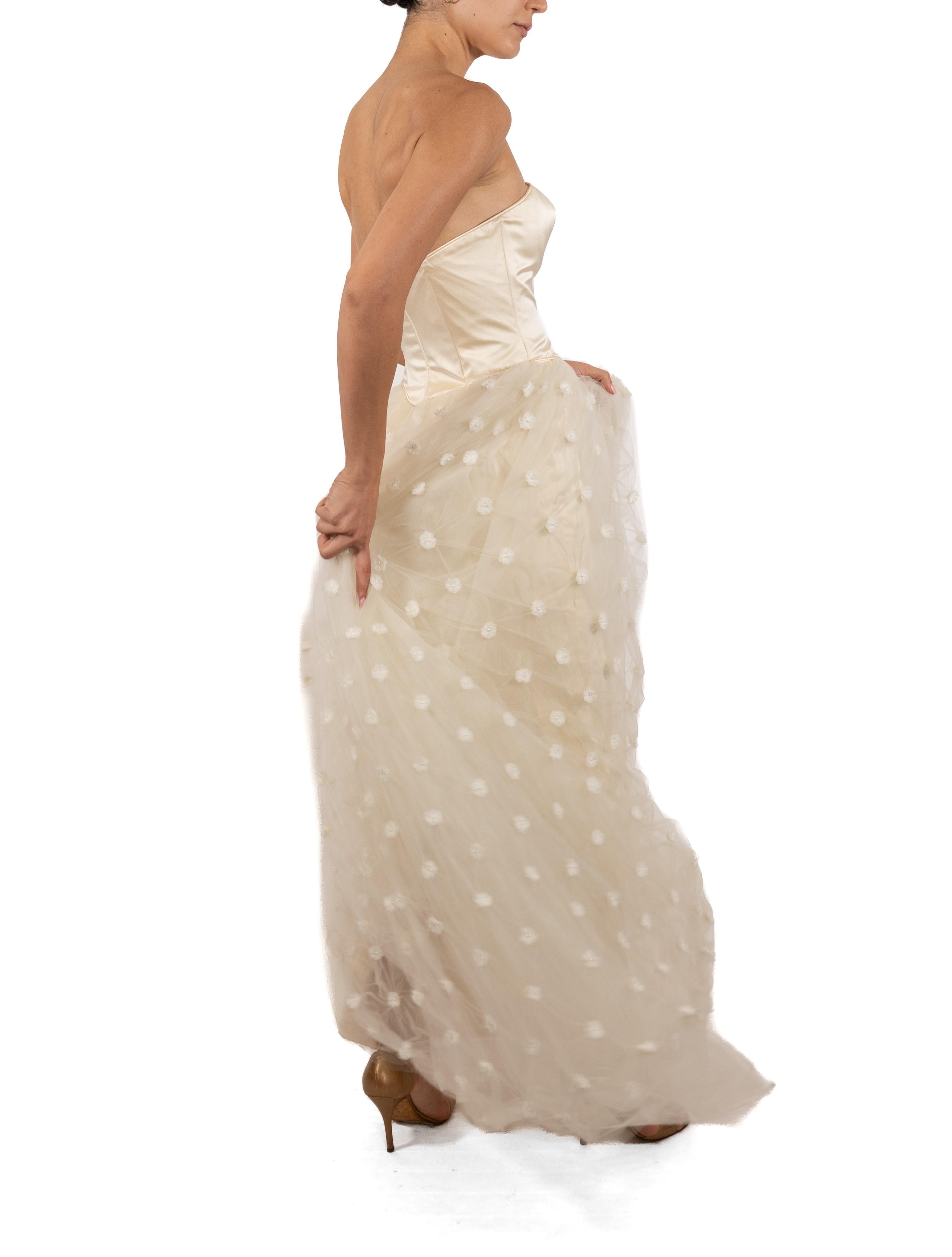 1990S Pearl White Strapless Silk Duchess Satin Gown With Floral Covered Tulle S For Sale 2
