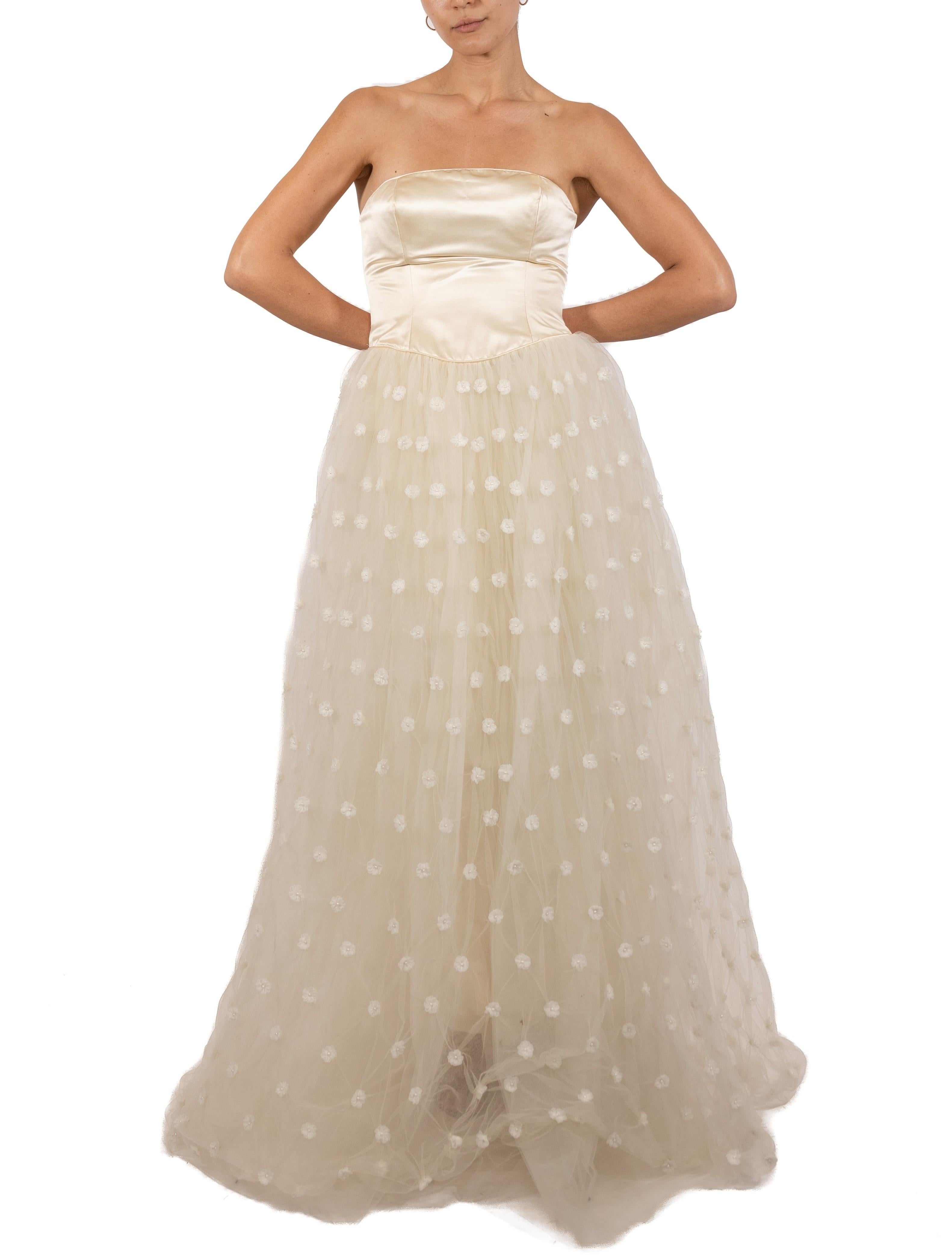 1990S Pearl White Strapless Silk Duchess Satin Gown With Floral Covered Tulle S For Sale 5