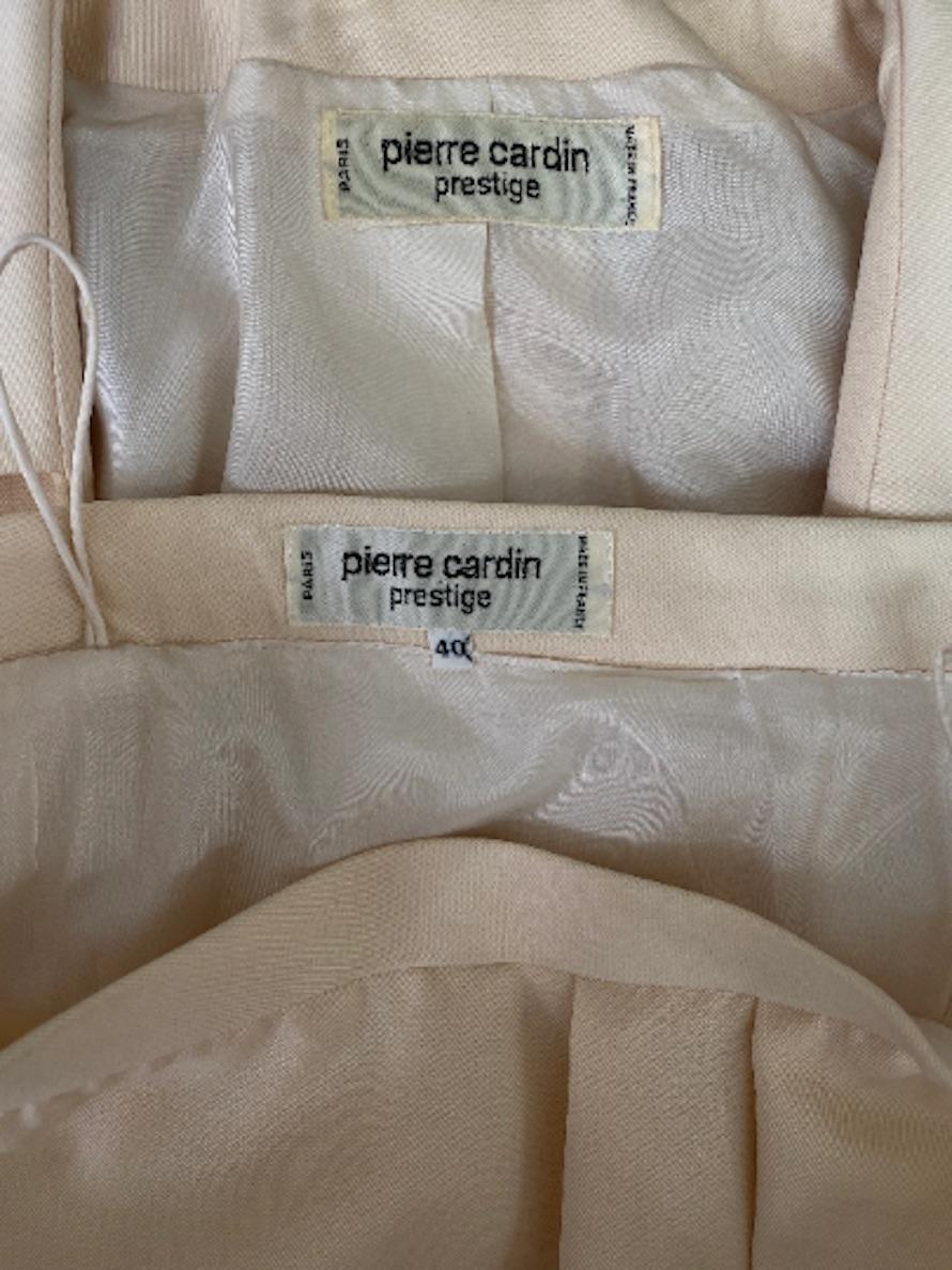 1990s Pierre Cardin Prestige Cream Double Breasted Skirt Suit In Good Condition In London, GB