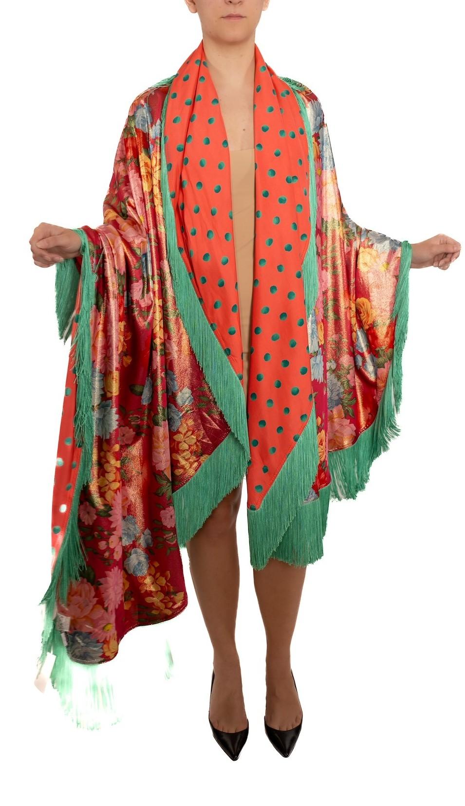 1990S Châle de soirée surdimensionné en soie lurex à fleurs roses et vertes avec franges NWT en vente 1