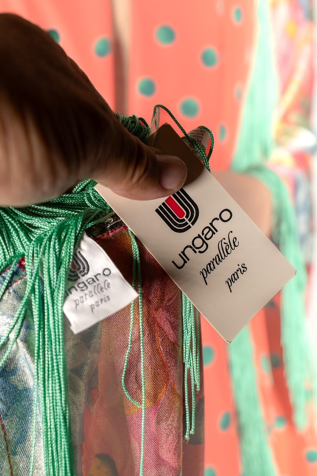 1990S Châle de soirée surdimensionné en soie lurex à fleurs roses et vertes avec franges NWT en vente 2