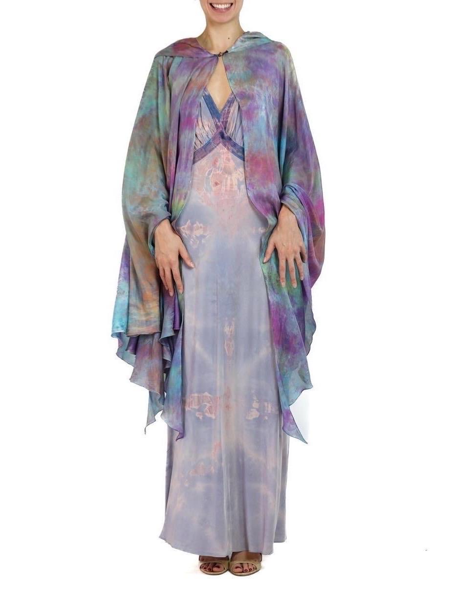 Grigio Abito a sottoveste in seta tinta in rosa e viola degli anni '90 con giacca con cappuccio in vendita