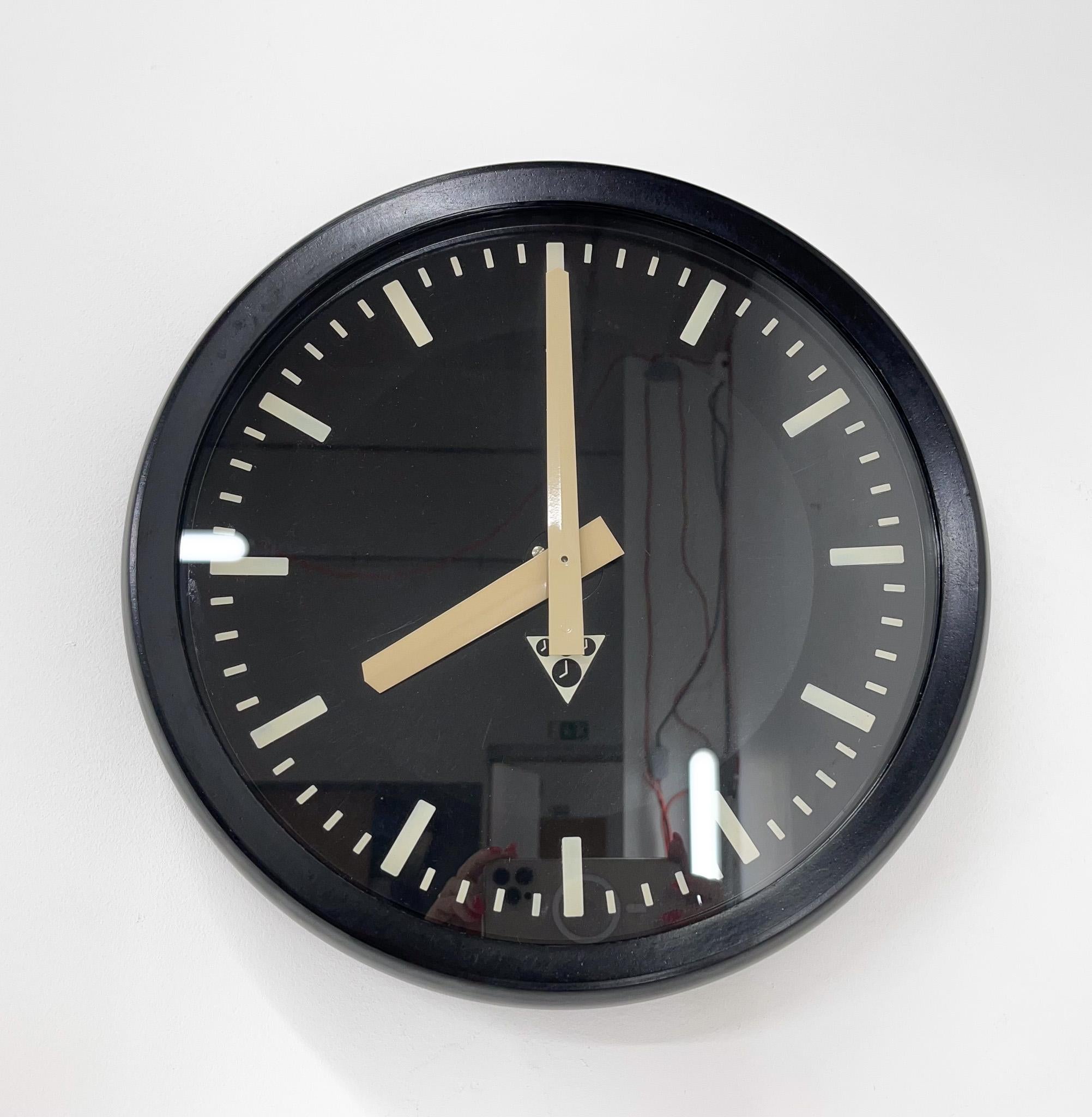 1990s Plastic & Glass Wall Clock by Pragotron, Czechoslovakia In Good Condition For Sale In Praha, CZ