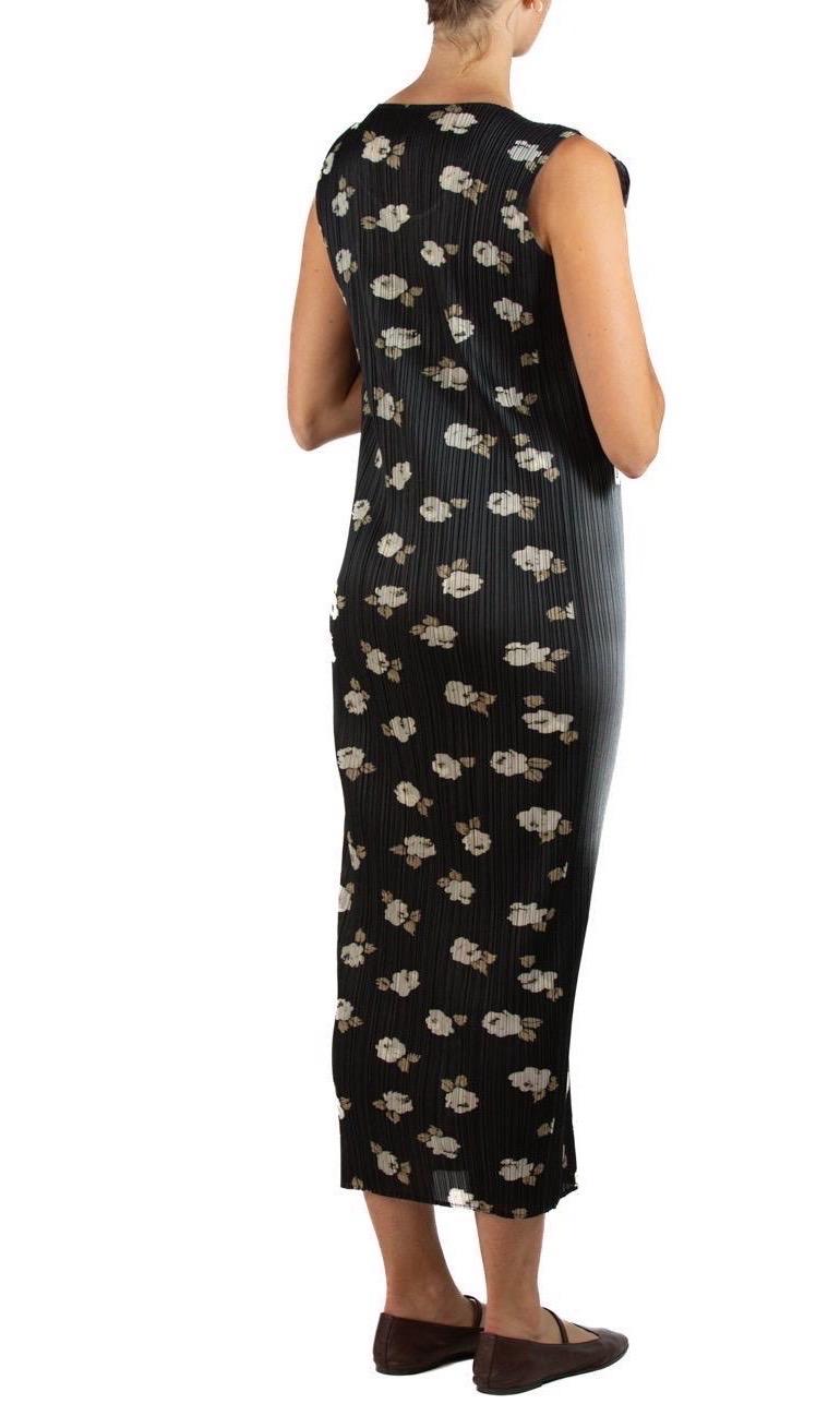 1990S PLEATS PLEASE ISSEY MIYAKE Black Floral Polyester Long Dress For Sale 3