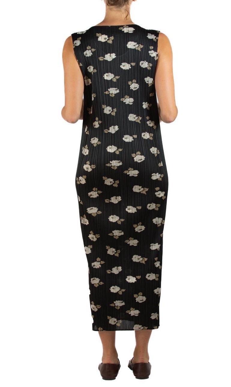 1990S PLEATS PLEASE ISSEY MIYAKE Black Floral Polyester Long Dress For Sale 4