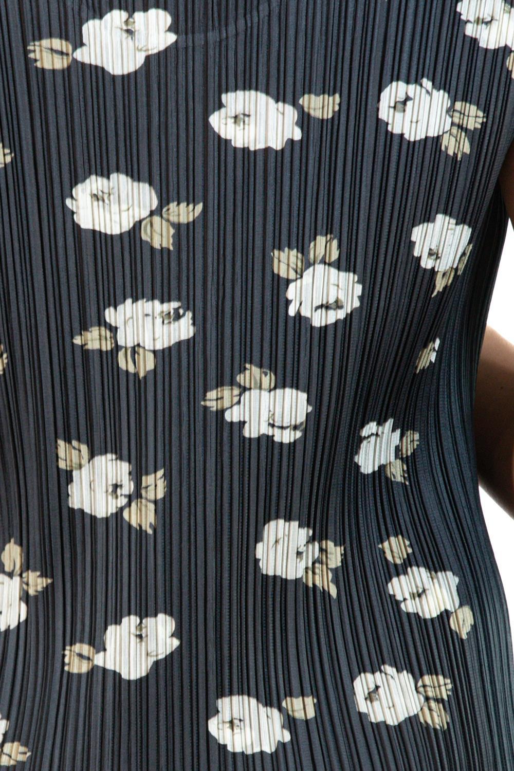 1990S PLEATS PLEASE ISSEY MIYAKE Black Floral Polyester Long Dress For Sale 6