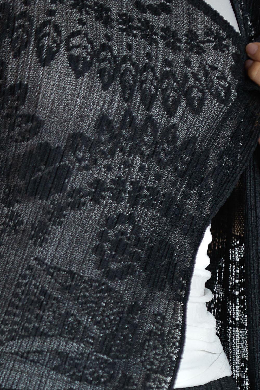1990S PLEATS PLEASE ISSEY MIYAKE Cardigan de dentelle plissée en polyester transparent noir en vente 5