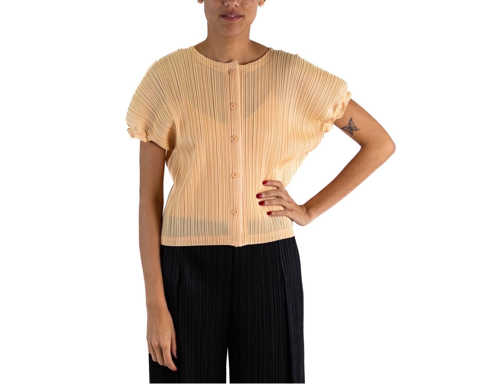1990S PLEATS PLEASE ISSEY MIYAKE Blush Pink Polyester Satin Pleated Button Up T In Excellent Condition For Sale In New York, NY