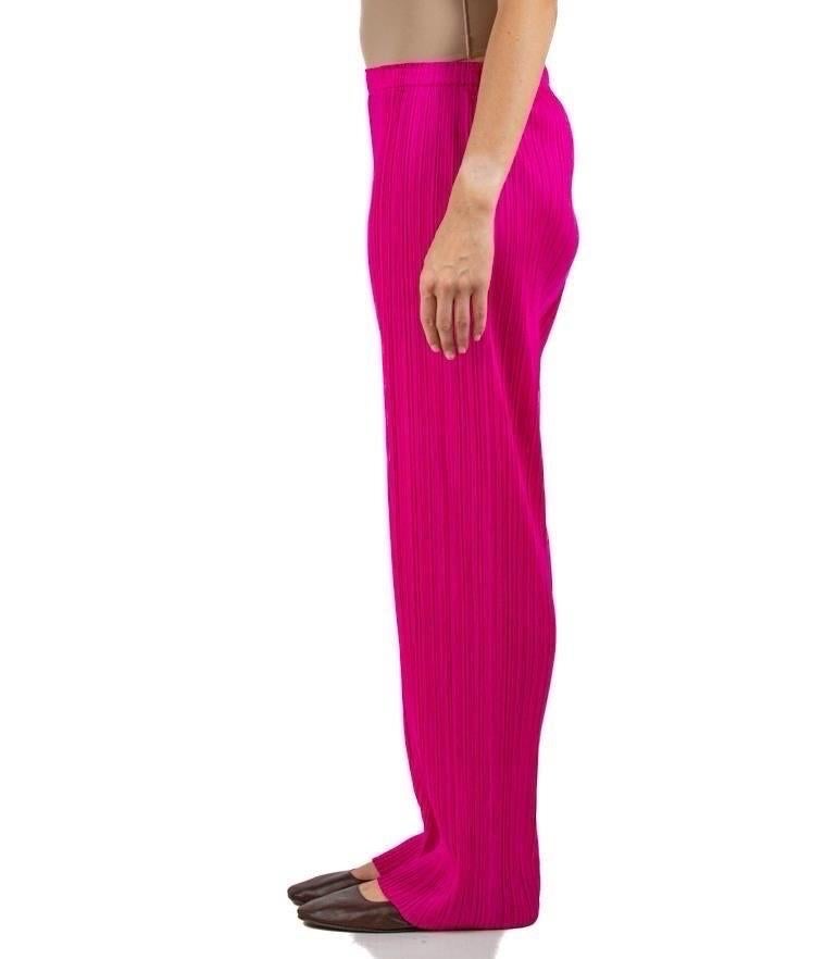 1990S PLEATS PLEASE ISSEY MIYAKE Hot Pink Polyester Pants In Excellent Condition For Sale In New York, NY