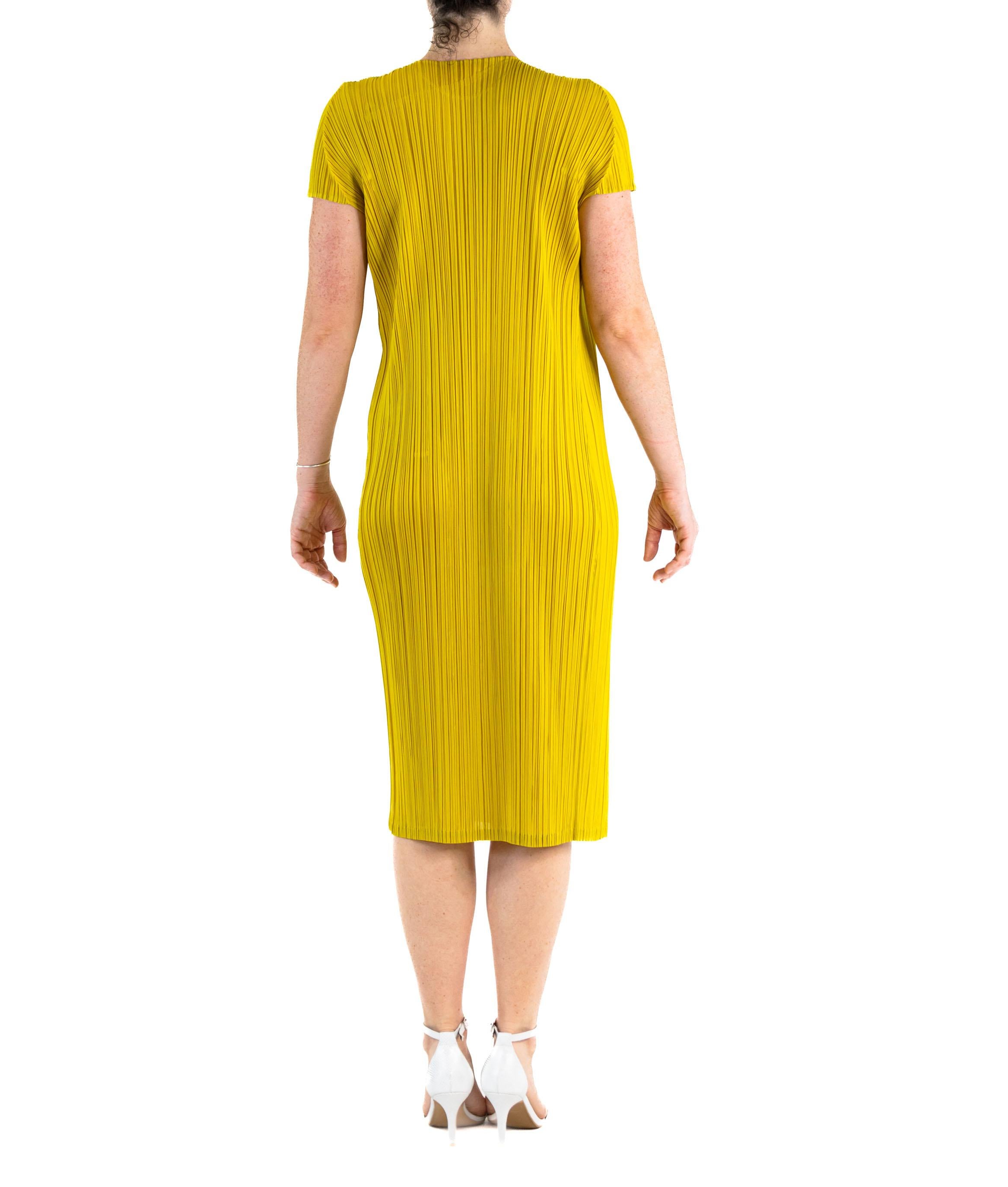 1990S PLEATS PLEASE ISSEY MIYAKE Mustard Yellow Polyester Wrap Dress For Sale 6