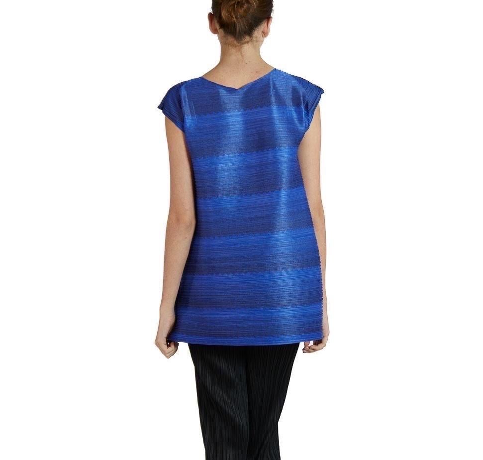 1990S PLEATS PLEASE ISSEY MIYAKE Navy Blue & Light Stripes Polyester Pleated Top For Sale 1