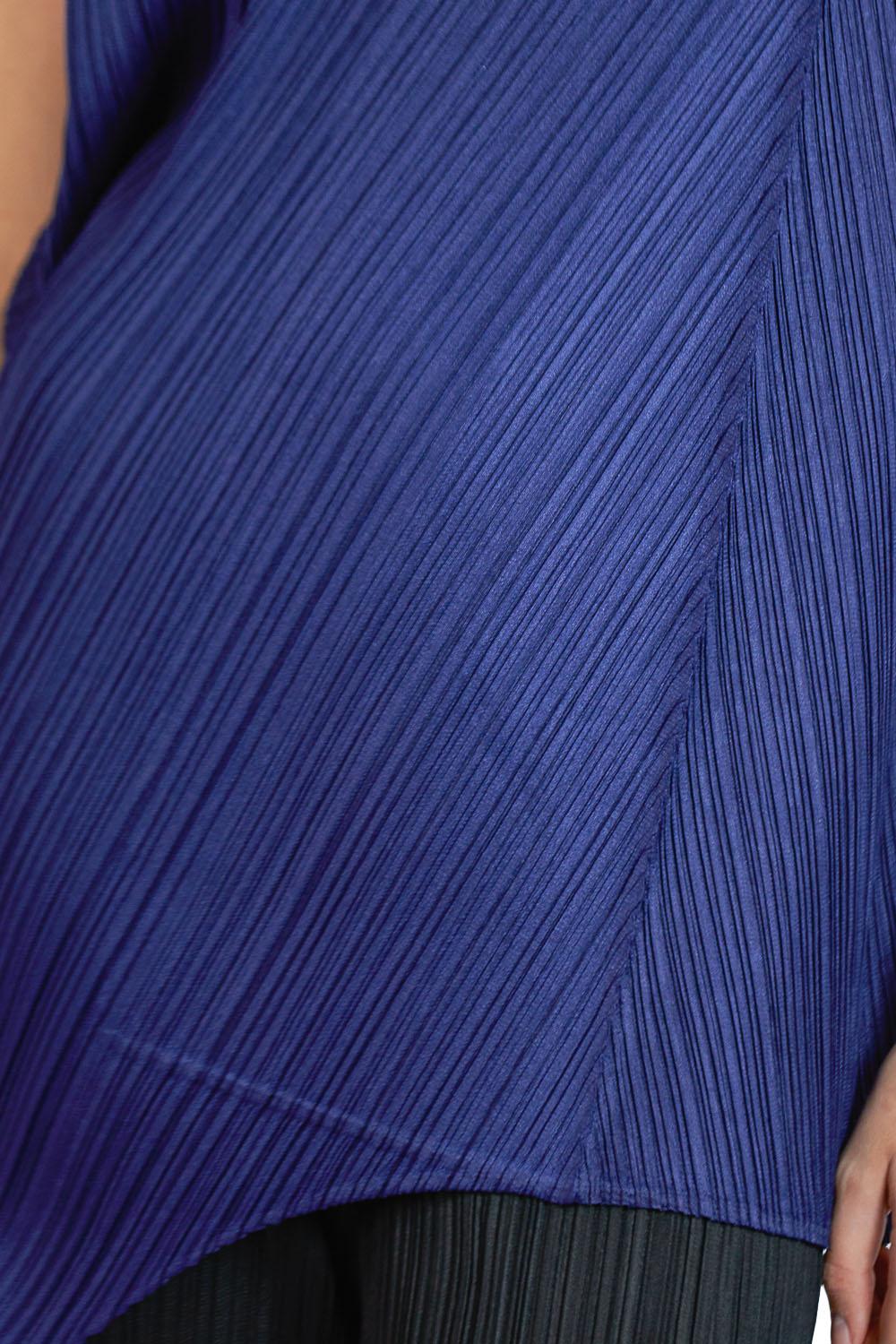 1990S PLEATS PLEASE ISSEY Miyake Chemisier plissé en polyester bleu marine en vente 3