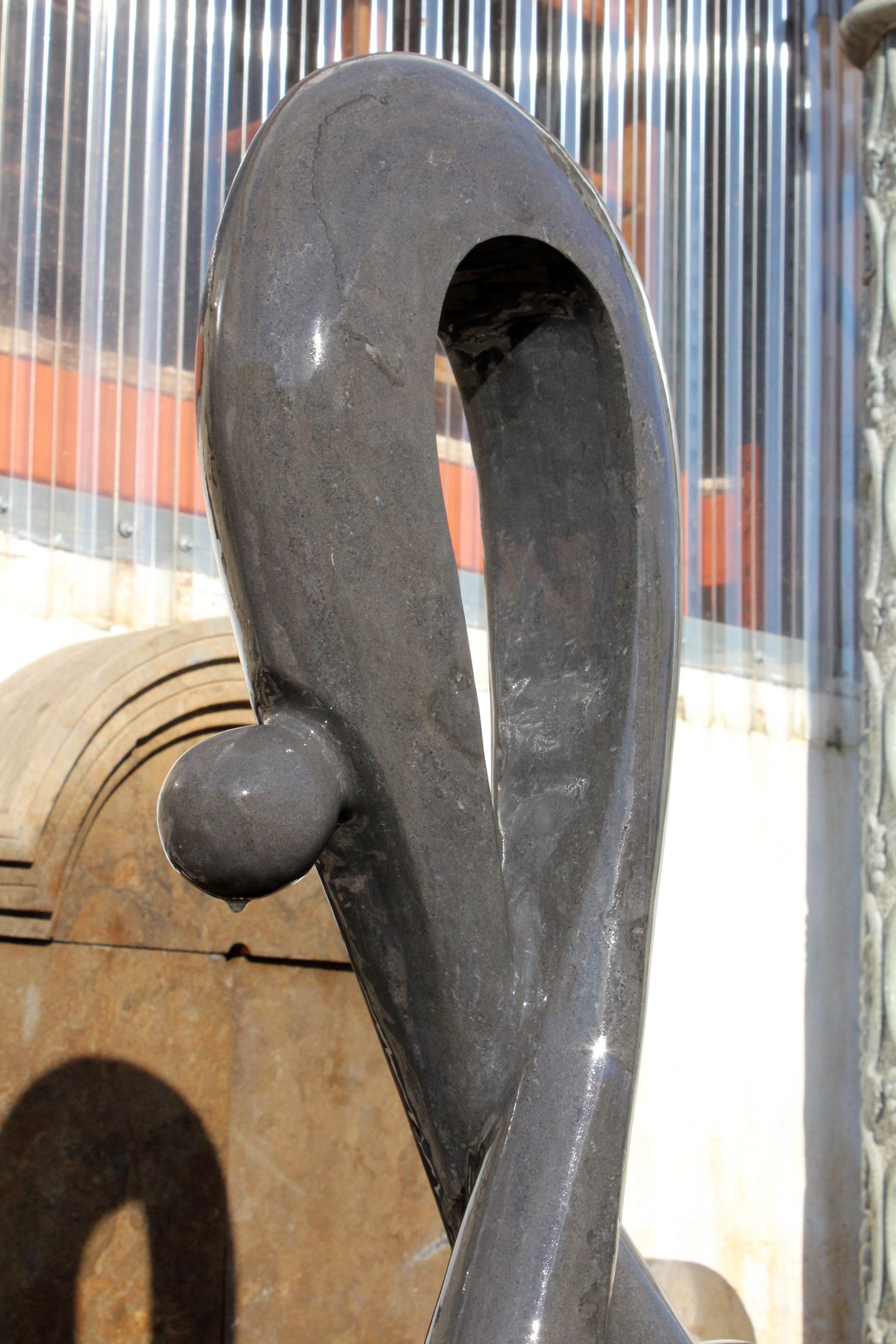 1990er Jahre Polierte moderne abstrakte Skulptur aus handgeschnitztem schwarzem belgischem Marmor im Angebot 3