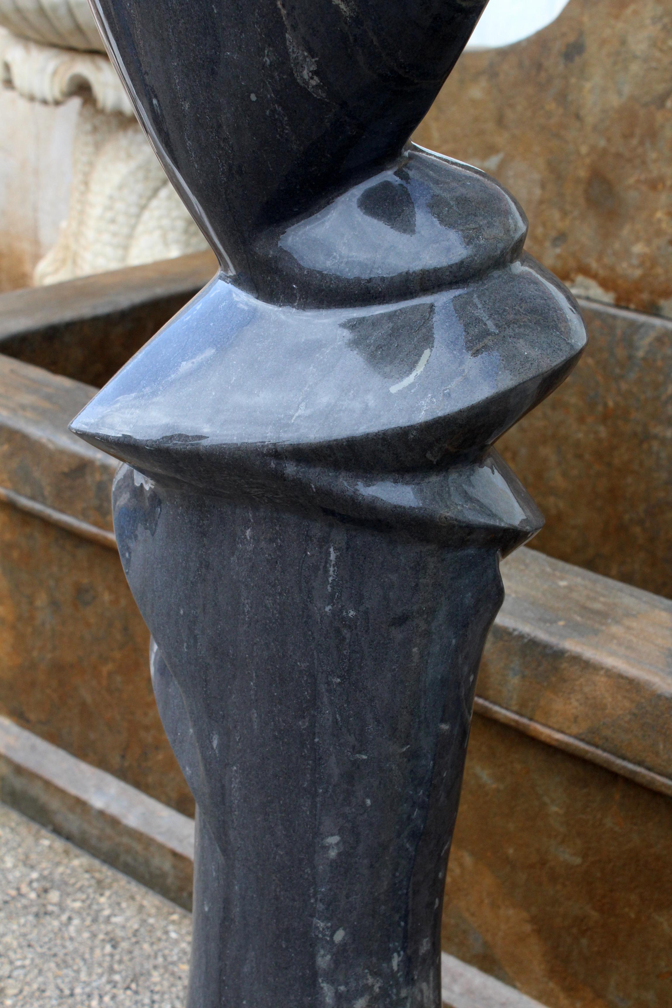 Abstrakte Skulptur aus reinem belgischem schwarzem Marmor aus den 1990er Jahren, poliert im Angebot 3