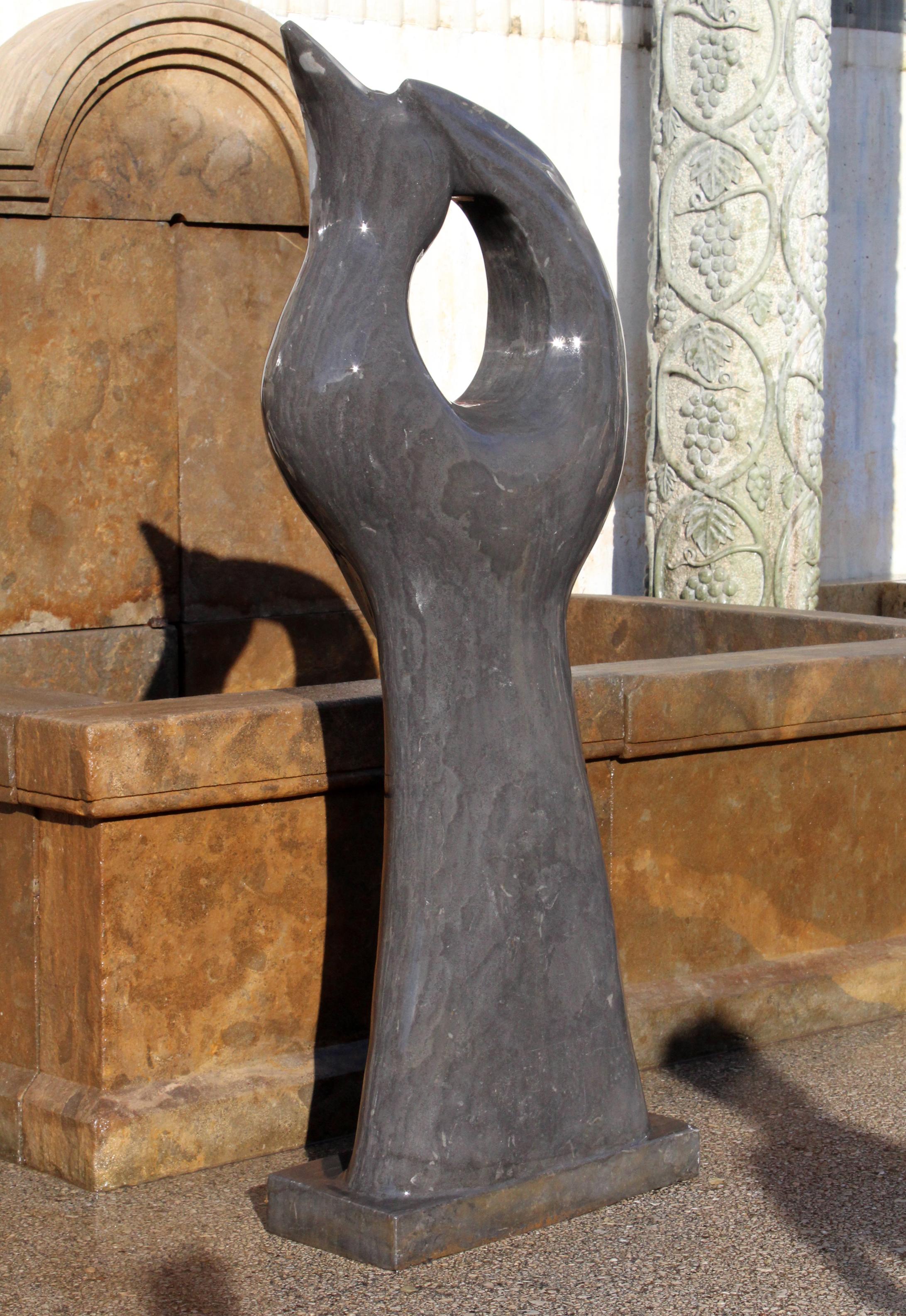 1990s Polished Modern Abstract Sculpture of a Dove in Black Belgian Marble For Sale 2