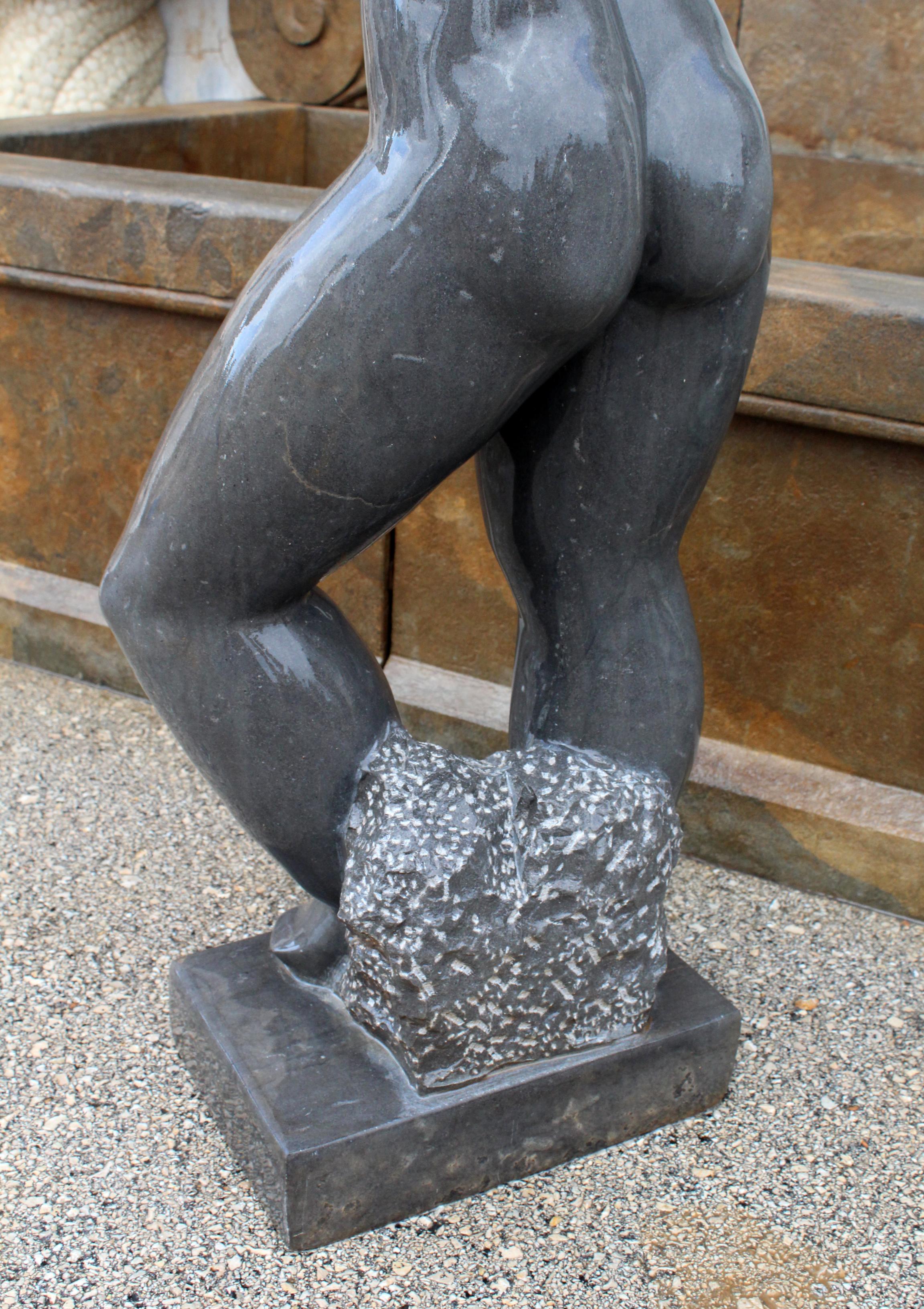 1990s Polished Modern Figurative Woman Sculpture in Pure Belgian Black Marble For Sale 4