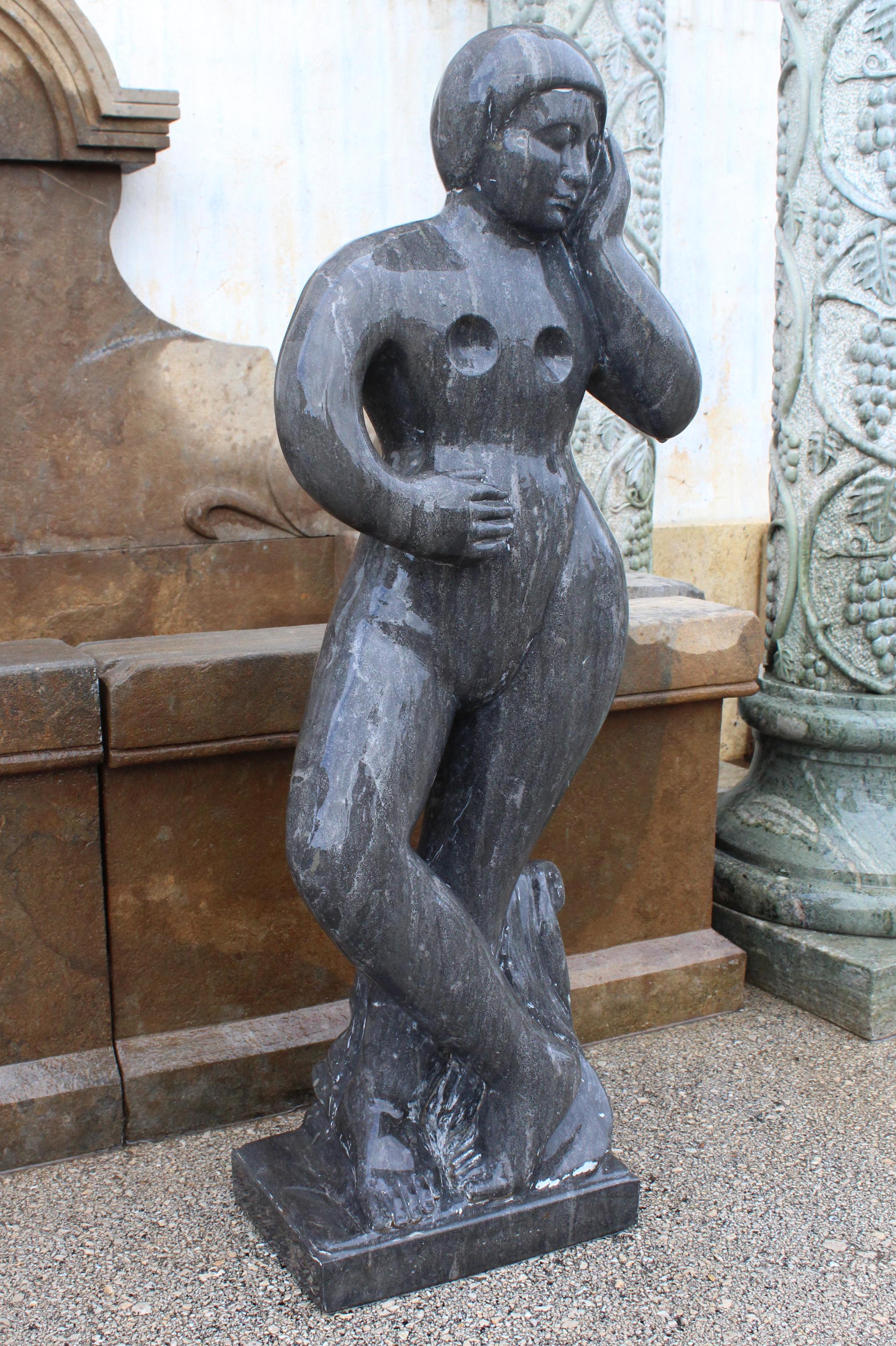 Espagnol Sculpture moderne et polie de femme figurative en marbre noir pur belge des années 1990 en vente