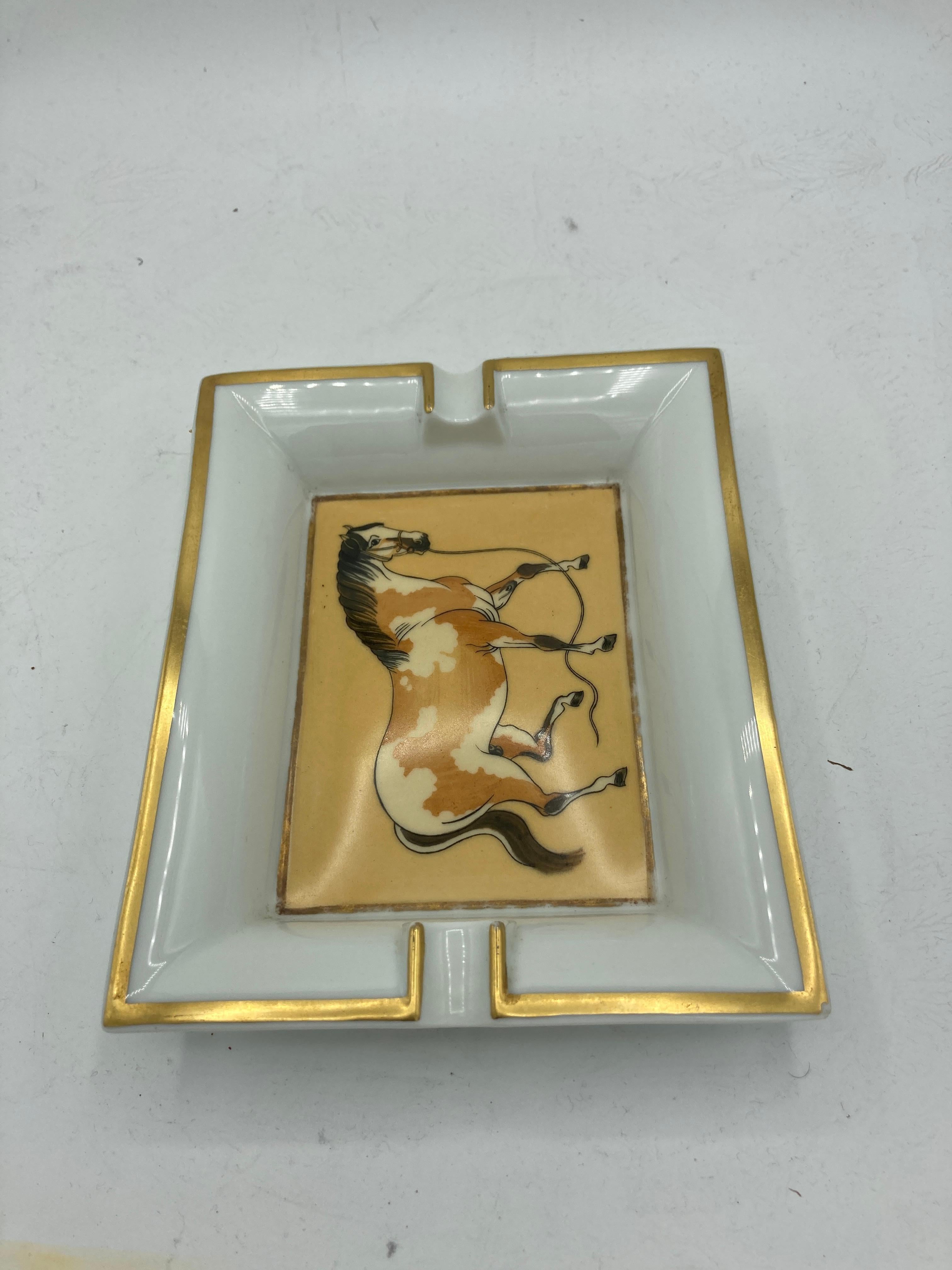 1990er Porzellan-Aschenbecher von Hermès im Zustand „Gut“ im Angebot in New York, NY