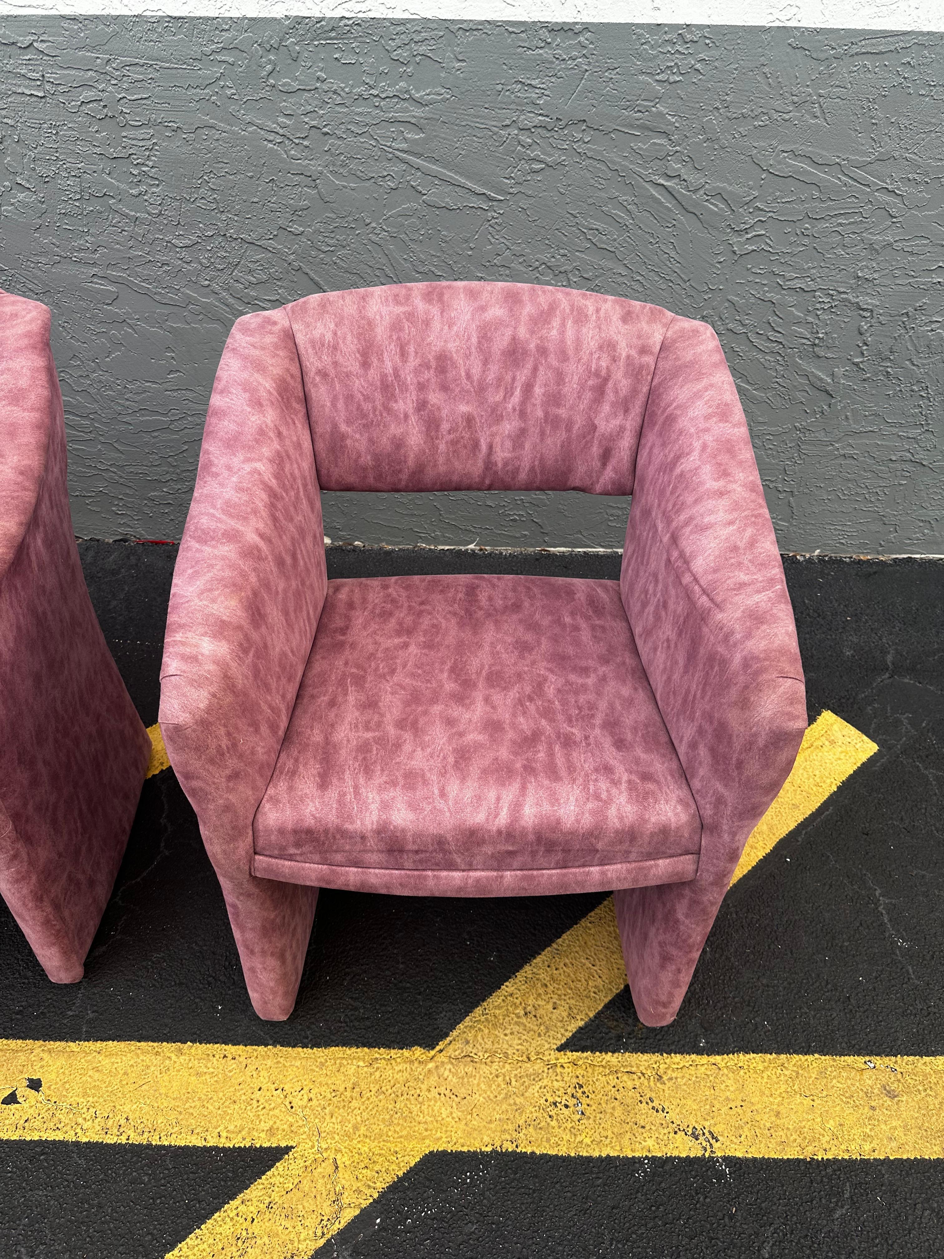 Tissu d'ameublement 1990 Post Modern Muave Sculptural Dining Chairs, Set of 5 Castors en vente
