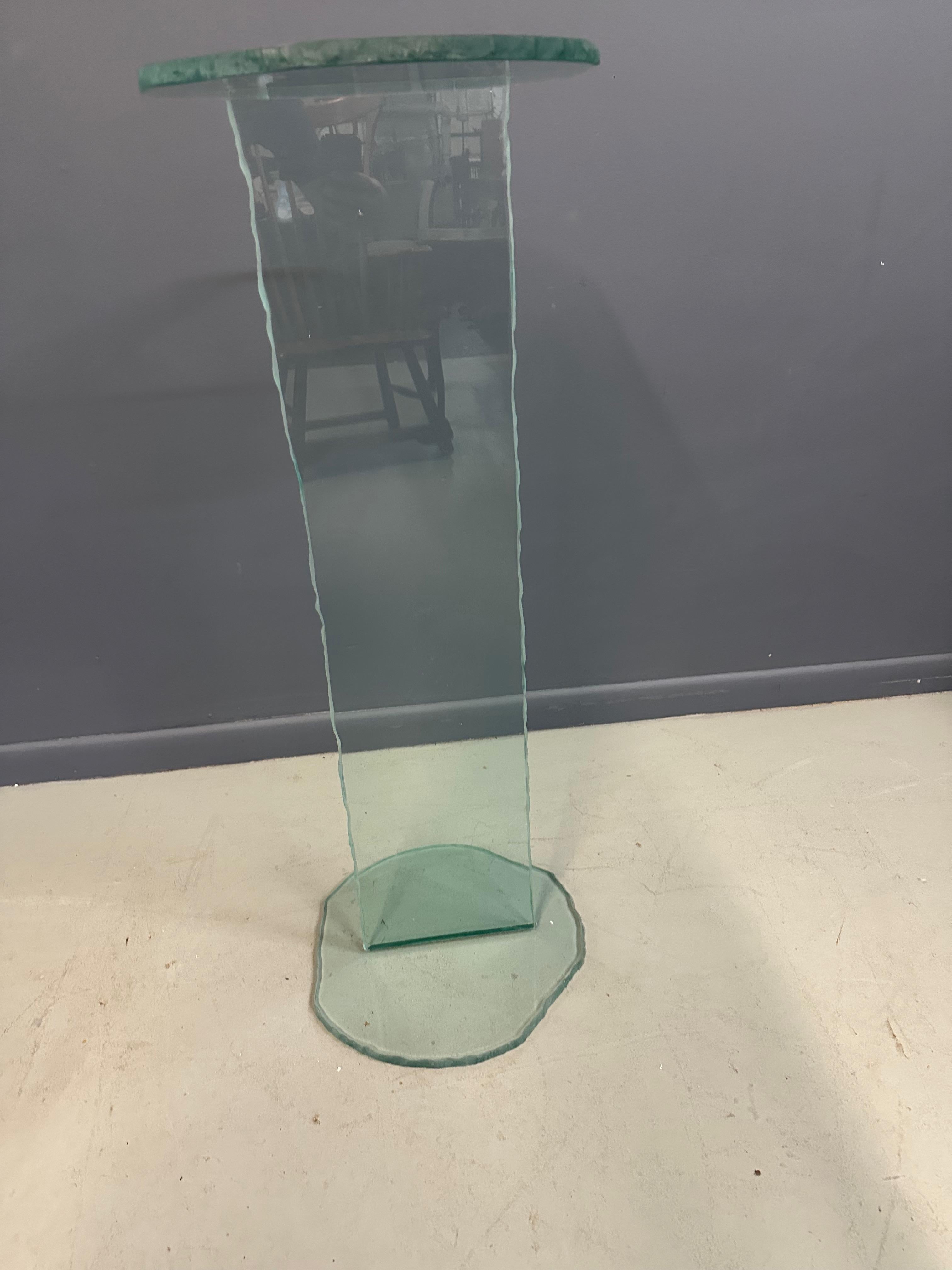 1990s Post Modern Rough Edge Glass Pedestal Norteamericano en venta