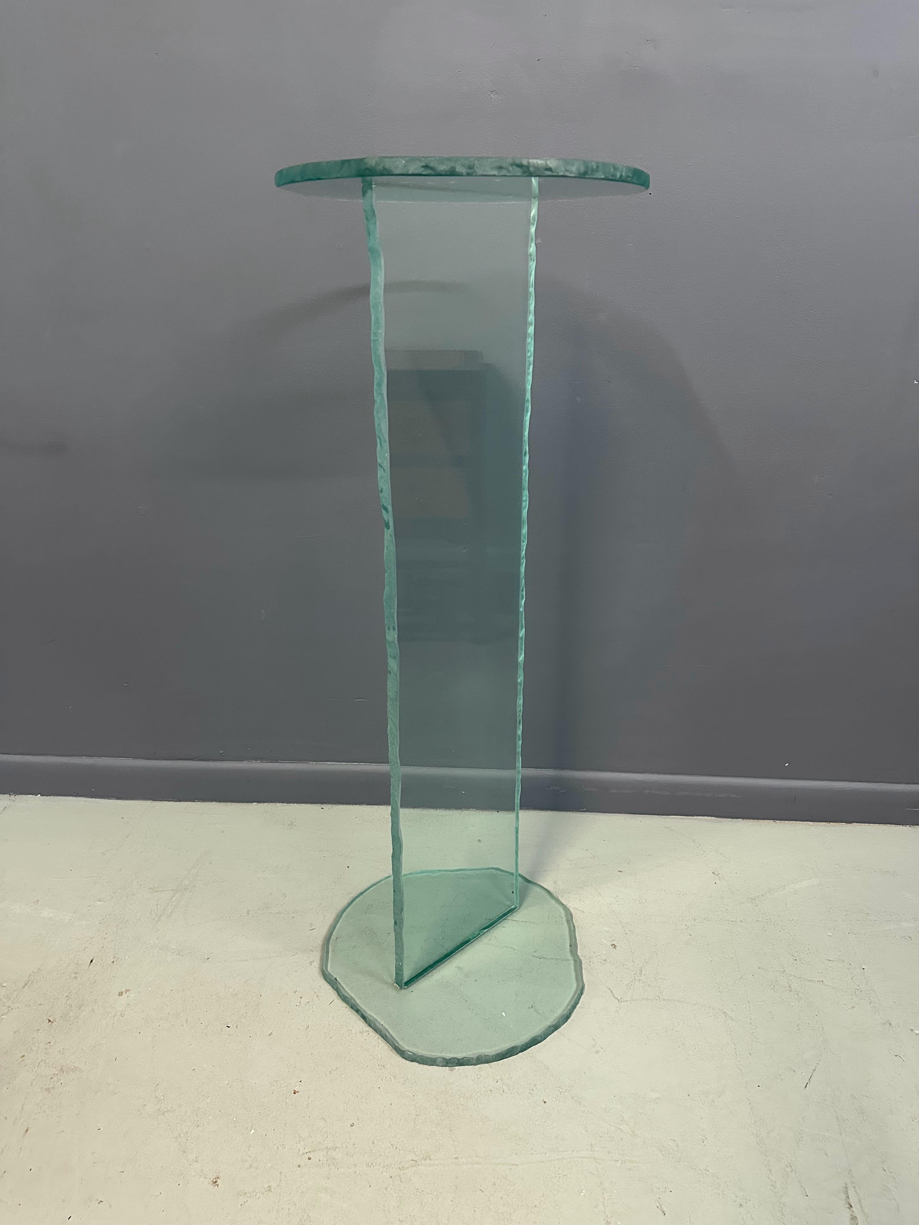 1990s Post Modern Rough Edge Glass Pedestal siglo XX en venta