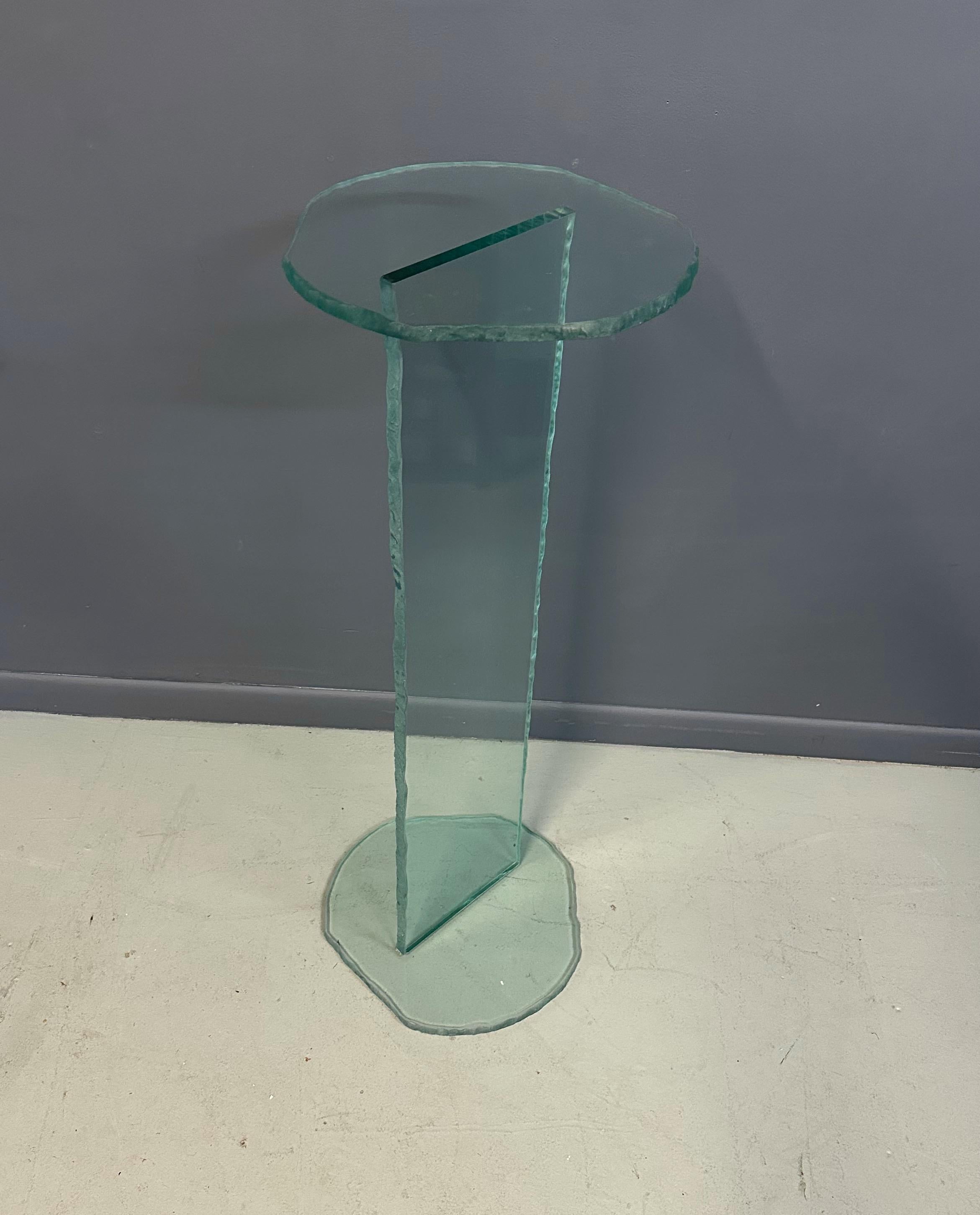 1990s Post Modern Rough Edge Glass Pedestal en venta 2