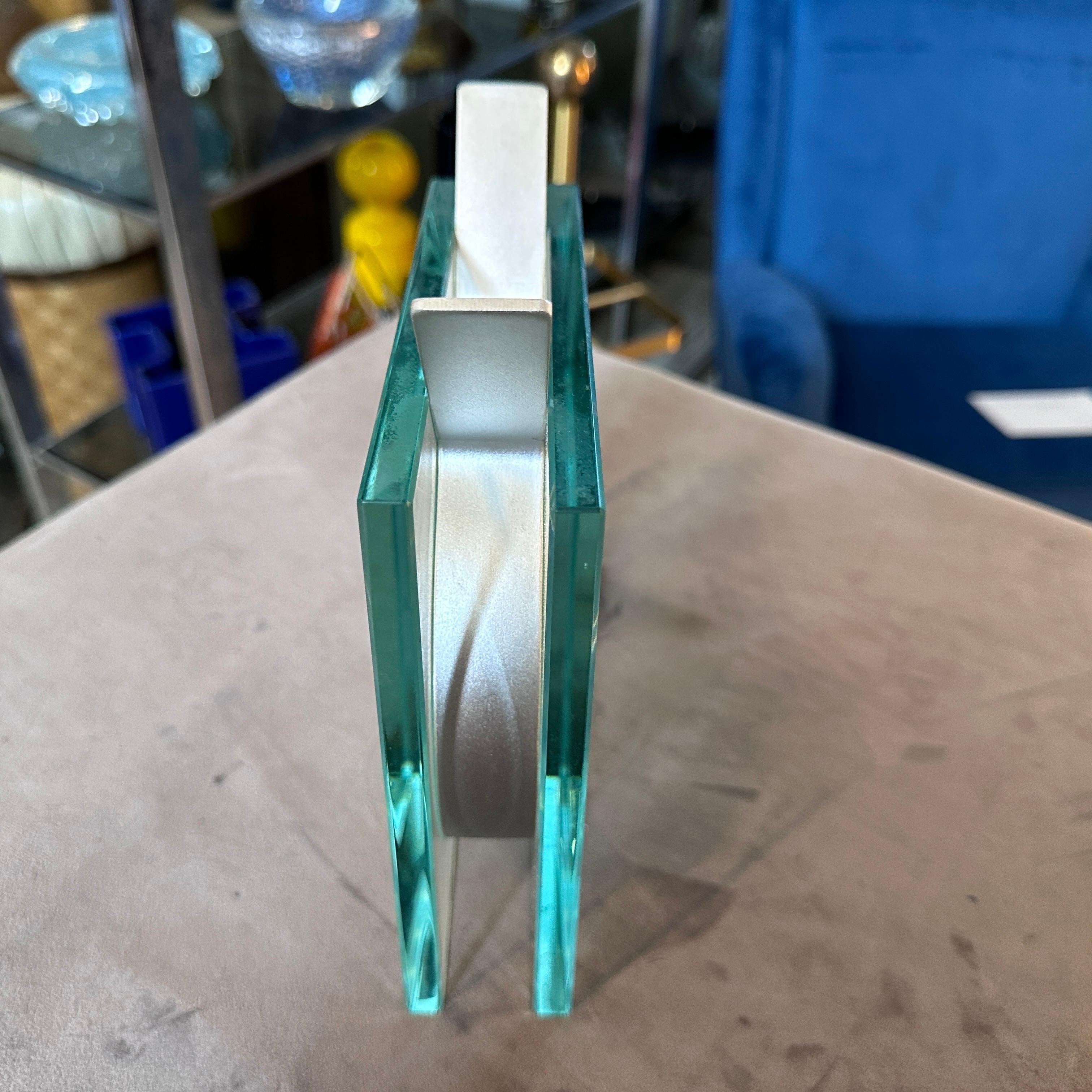 Vase de design italien en verre et métal post-moderne des années 1990 en vente 3
