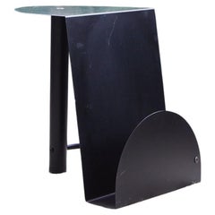 1990 Postmoderne Métal Noir Table de Fin de Siècle Porte-Magazines MCM