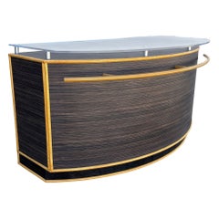 Bar a secco postmoderno degli anni '90 con piano in plexiglass e bordi in rattan