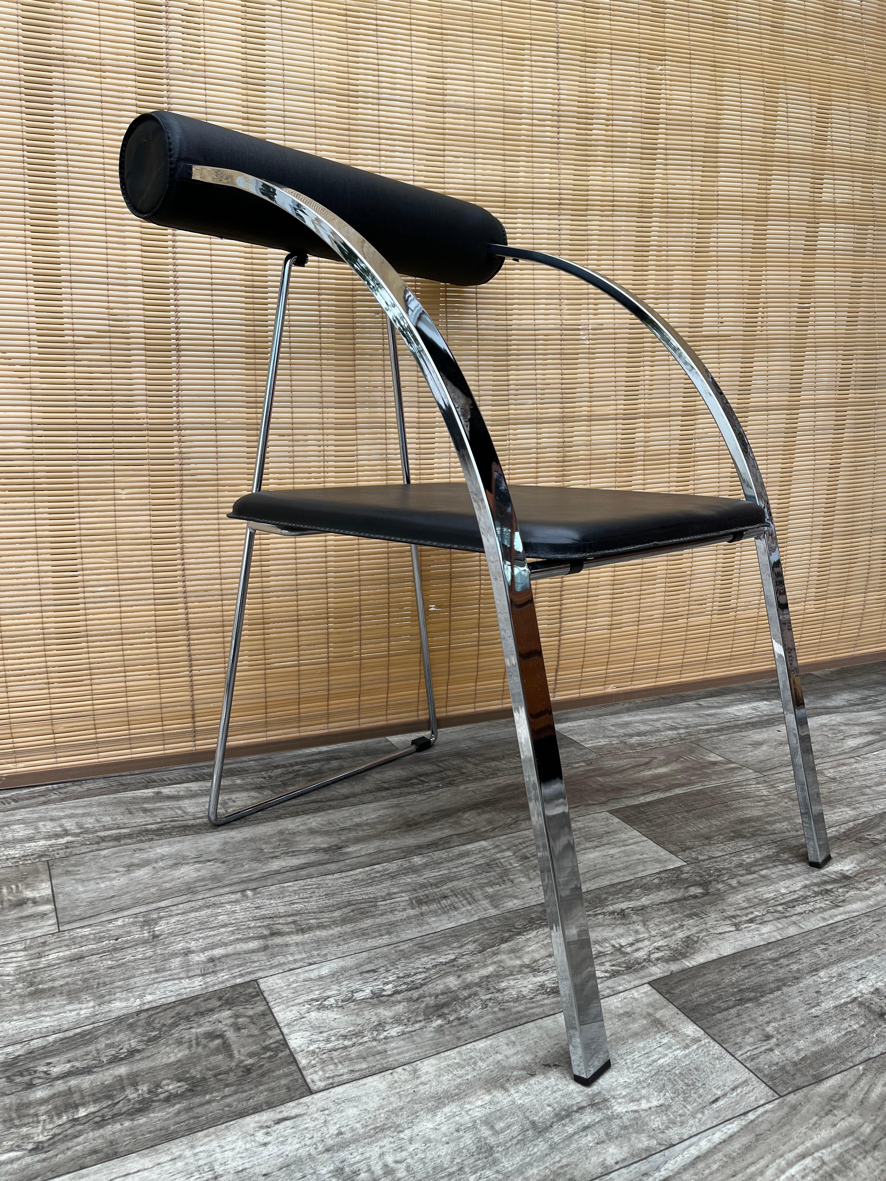 1990s Postmodern Folding Chair in the Rodney Kinsman'd Style In Good Condition For Sale In Miami, FL