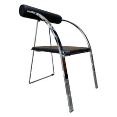 Chaise pliante postmoderne des années 1990 dans le style de Rodney Kinsman.