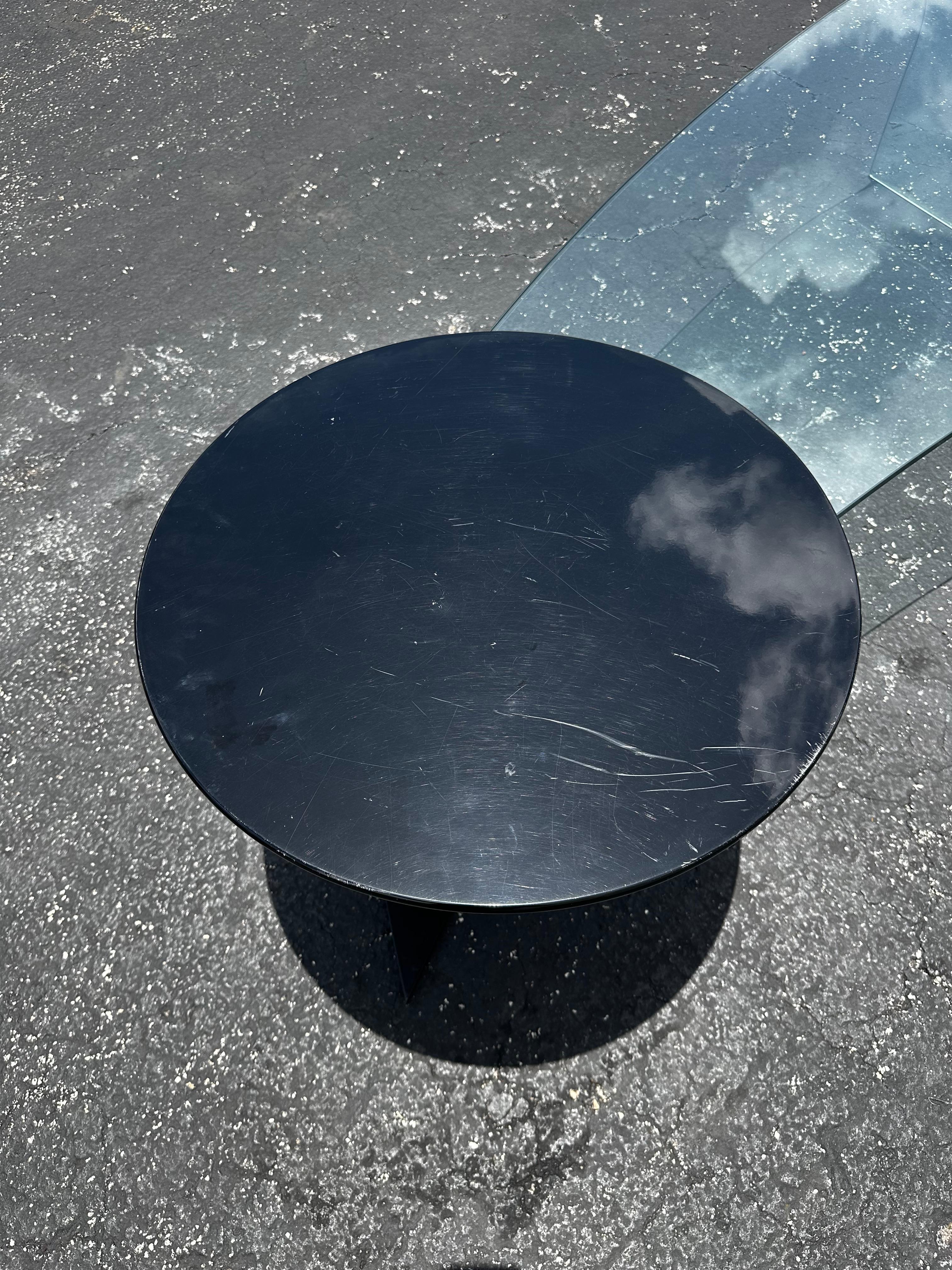 Table basse postmoderne en verre, cascade sculpturale, circulaire en bois noir en vente 5
