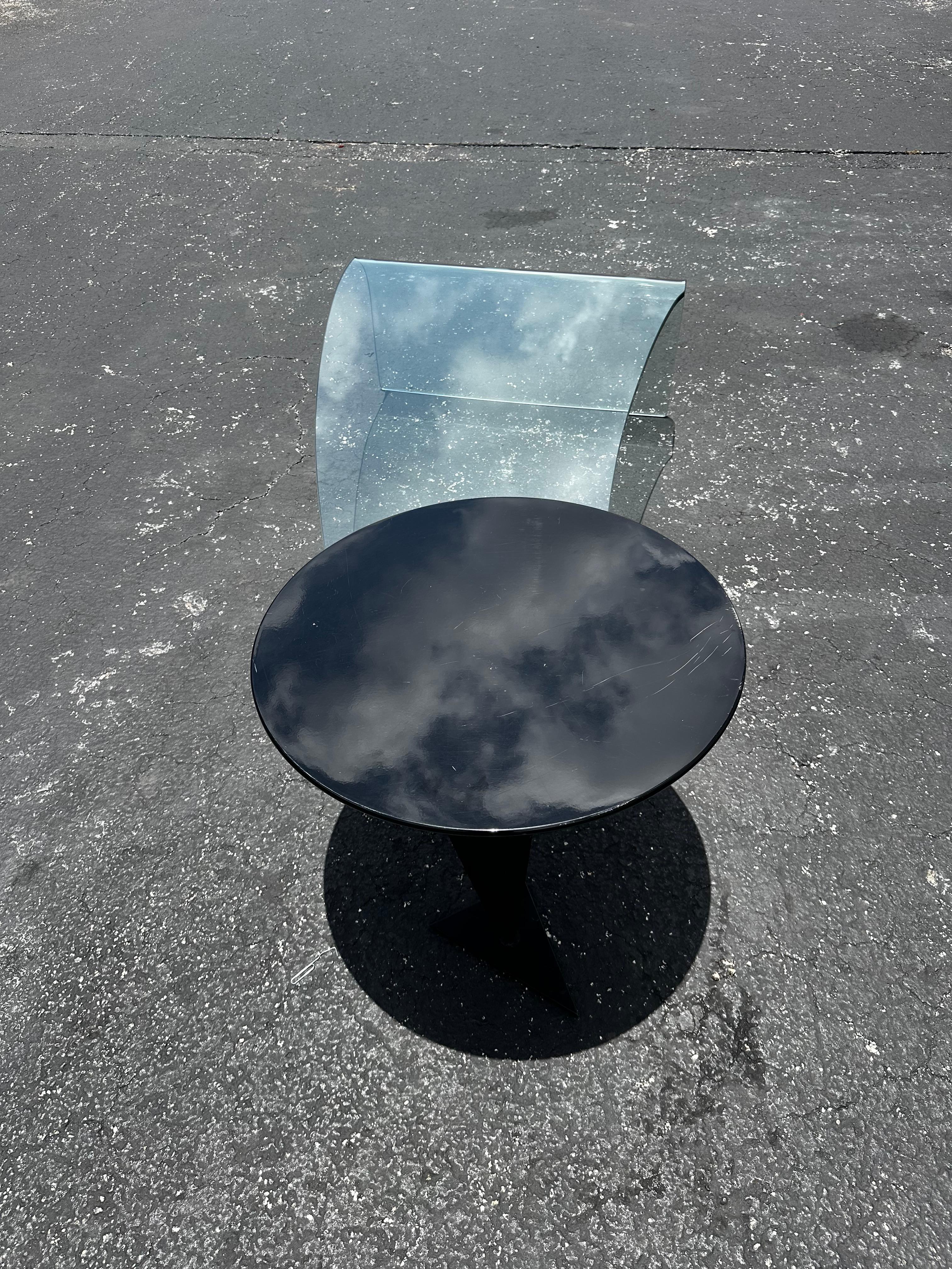 Acier Table basse postmoderne en verre, cascade sculpturale, circulaire en bois noir en vente