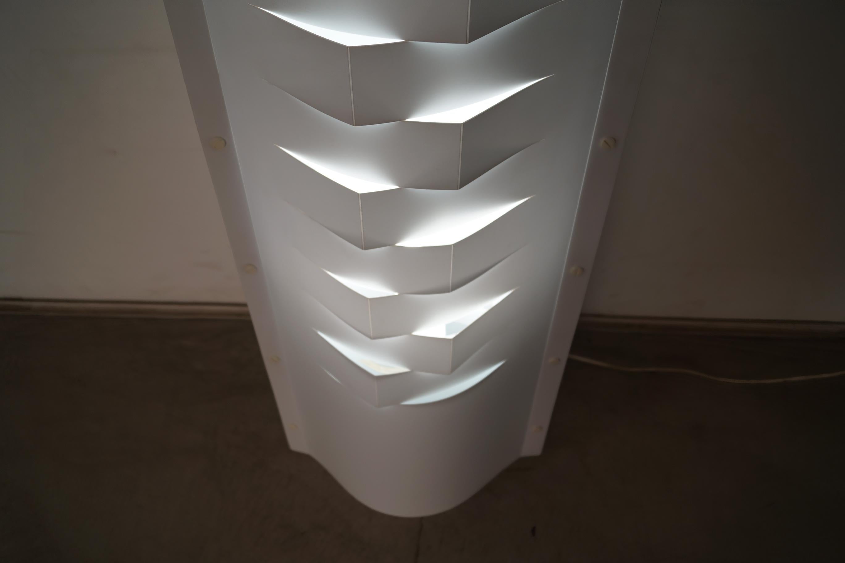 Lampada da terra postmoderna di design italiano degli anni '90 di Slamp in vendita 13