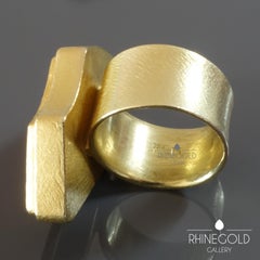 1990s Postmodernist Freeform Coral Gold Cocktail Ring