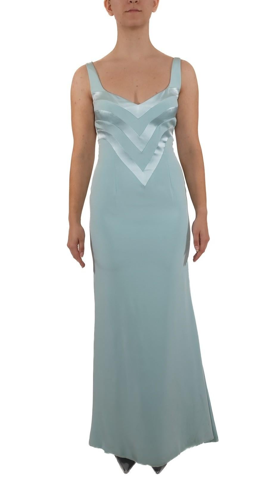 Gris 1990S - Robe à coutures apparentes en crêpe de soie et satin dans le dos en vente