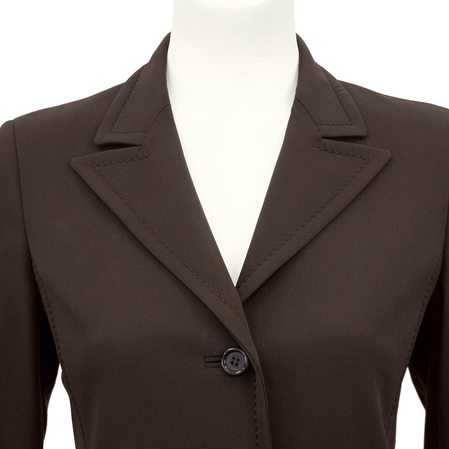 Prada - Tailleur jupe en tissu Techno marron, années 1990  Pour femmes en vente
