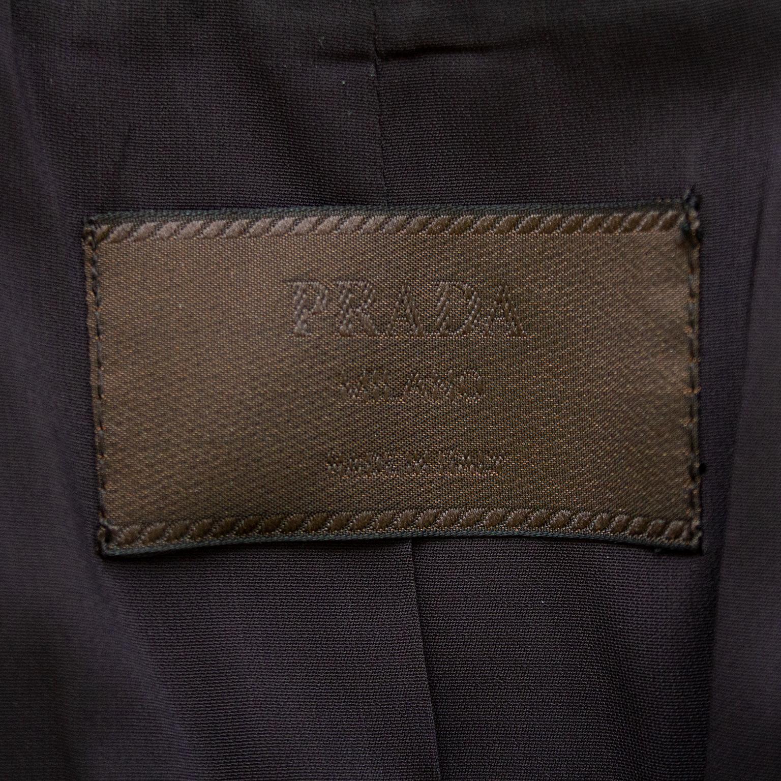 Prada - Tailleur jupe en tissu Techno marron, années 1990  en vente 2