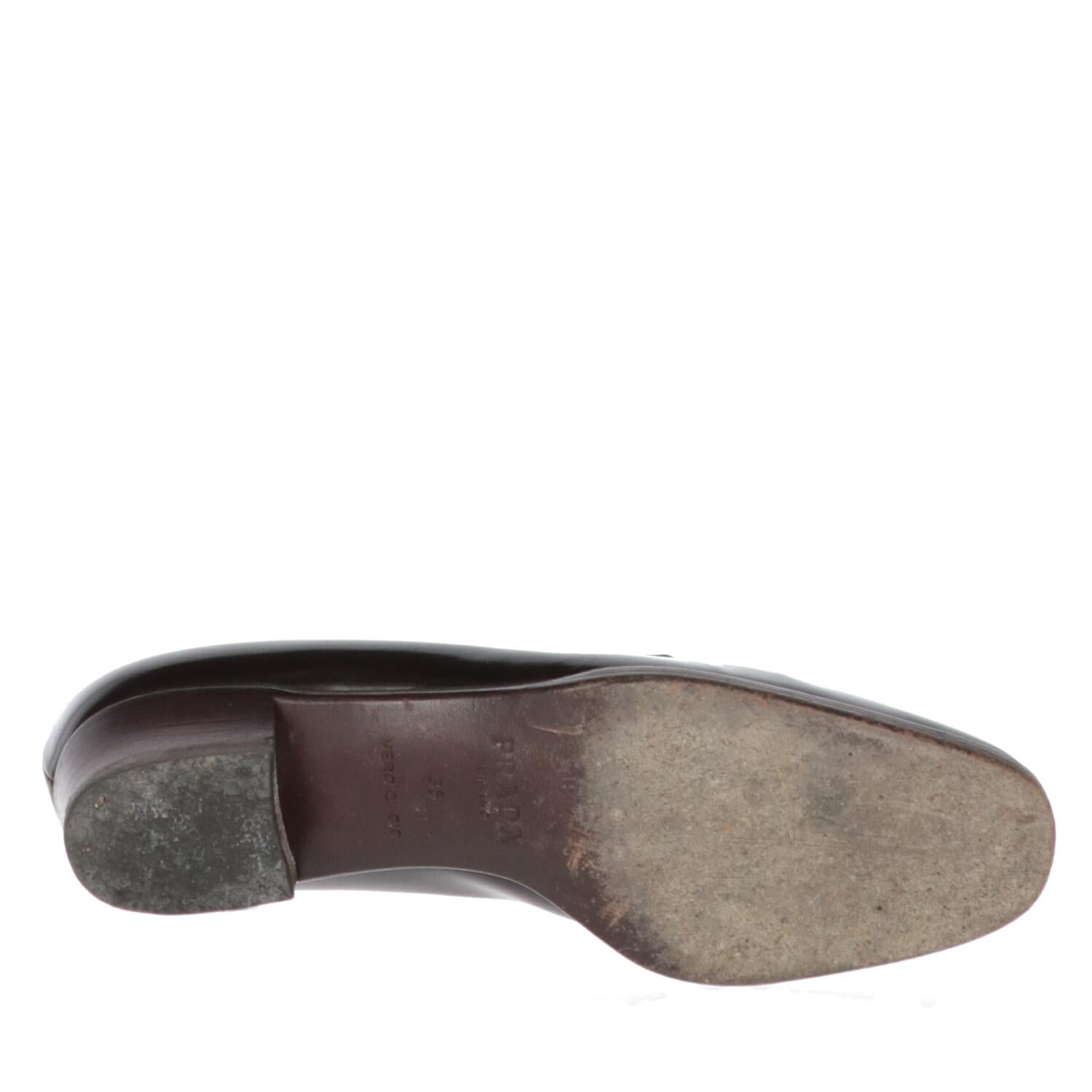 1990s Prada Dark Brown Low Heel Loafers In Good Condition In Lugo (RA), IT