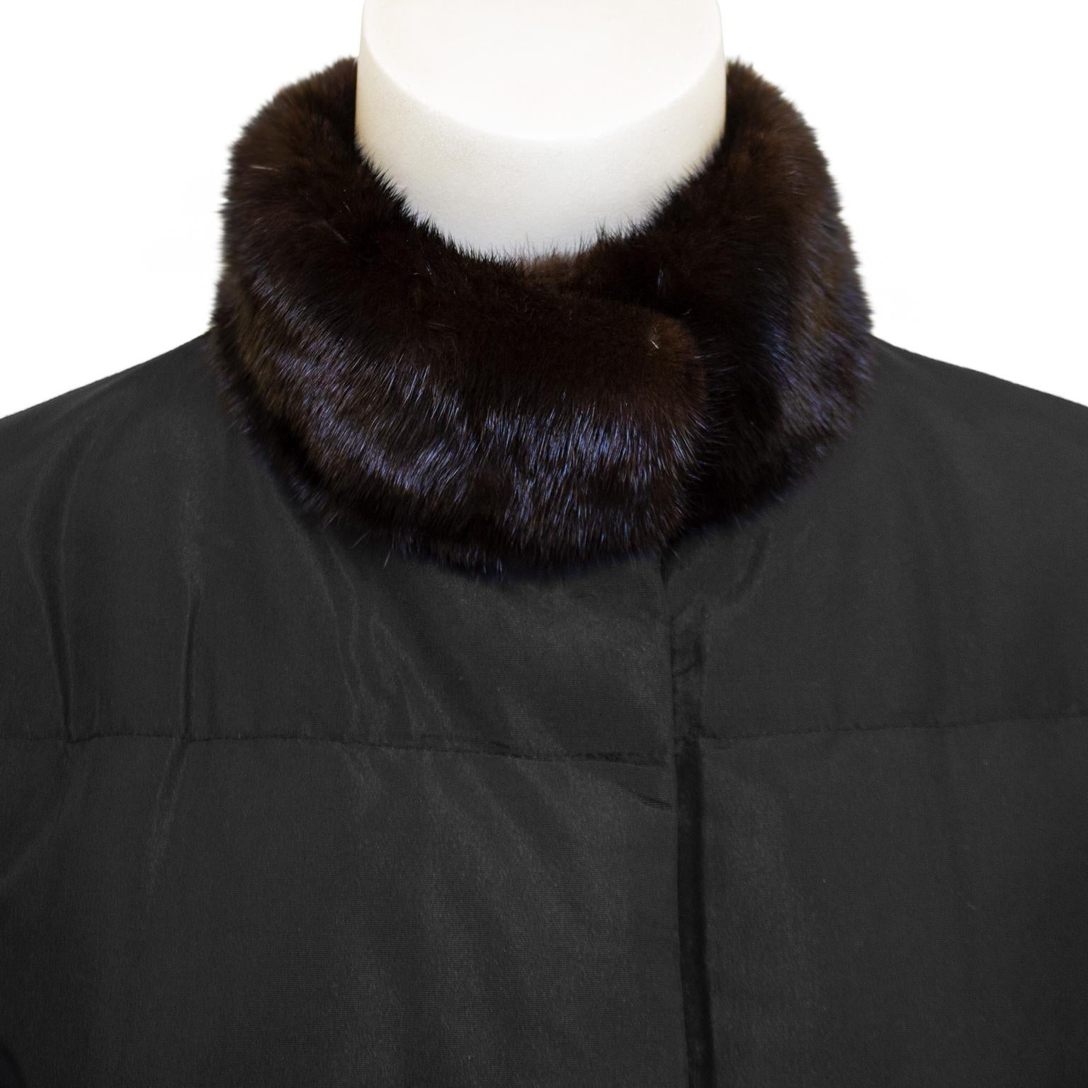 Prada - Manteau matelassé en nylon avec col en vison, années 1990  Bon état - En vente à Toronto, Ontario