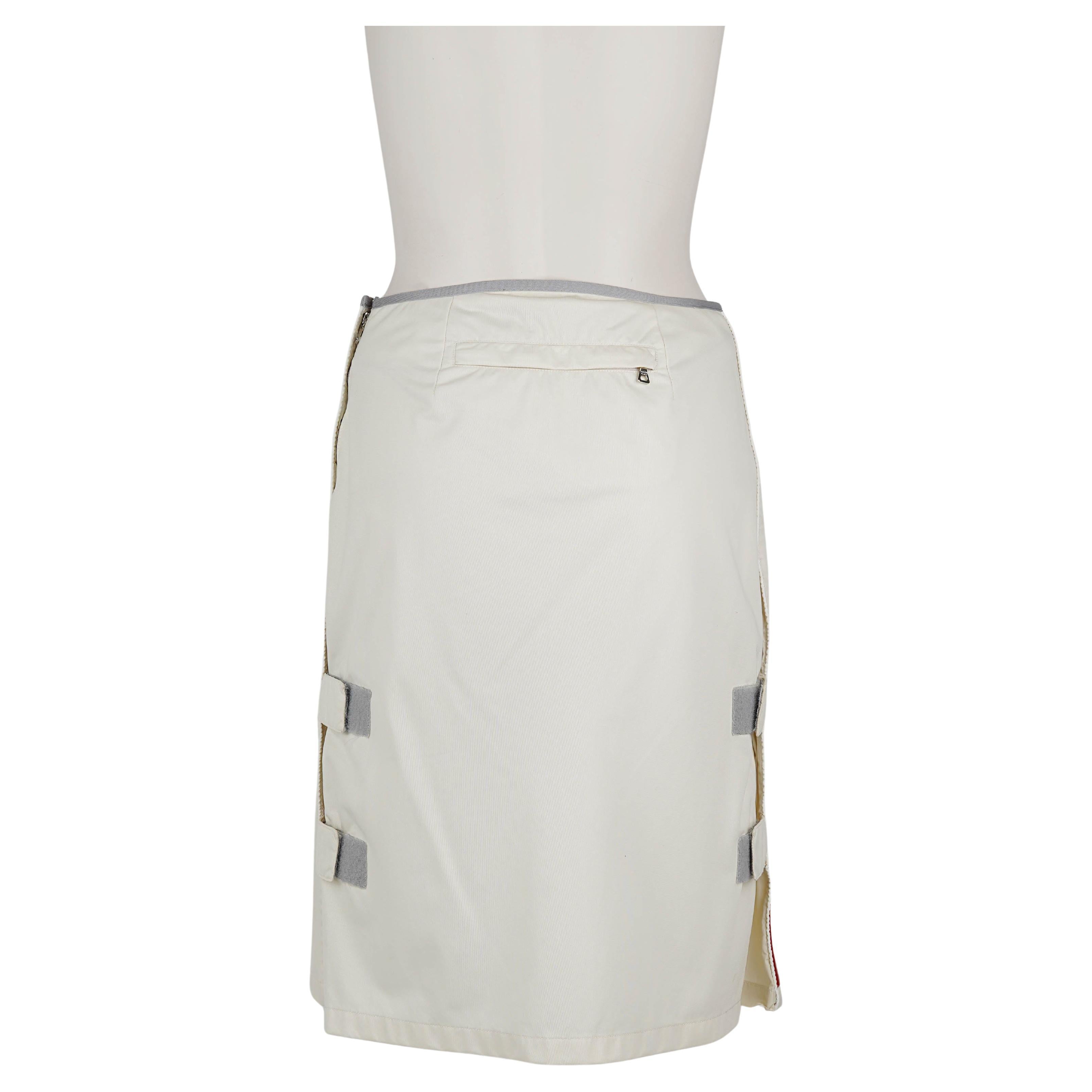 Falda de nailon técnico Prada Sport Off-White de los años 90 - IT 40 en venta 5