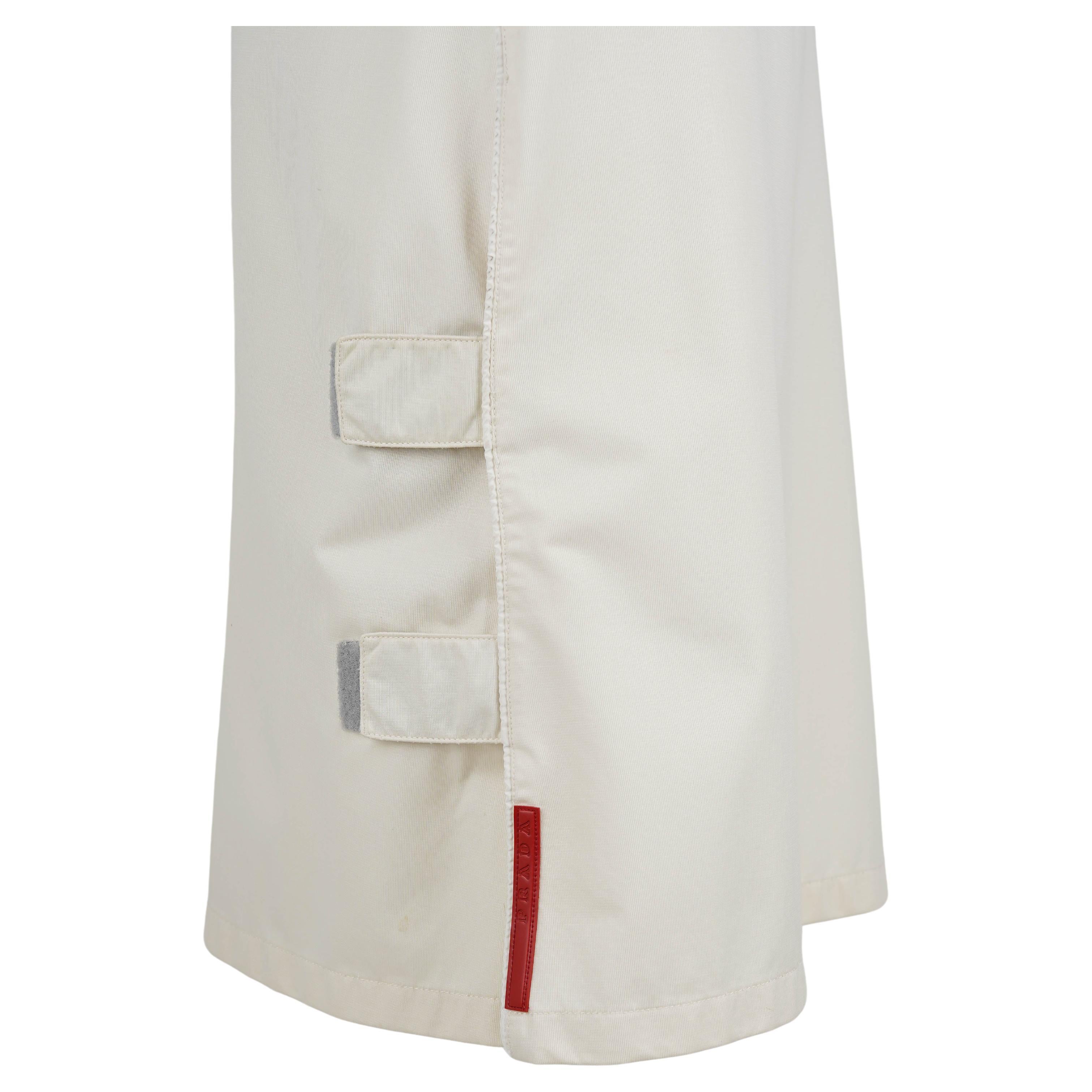 Falda de nailon técnico Prada Sport Off-White de los años 90 - IT 40 Gris en venta