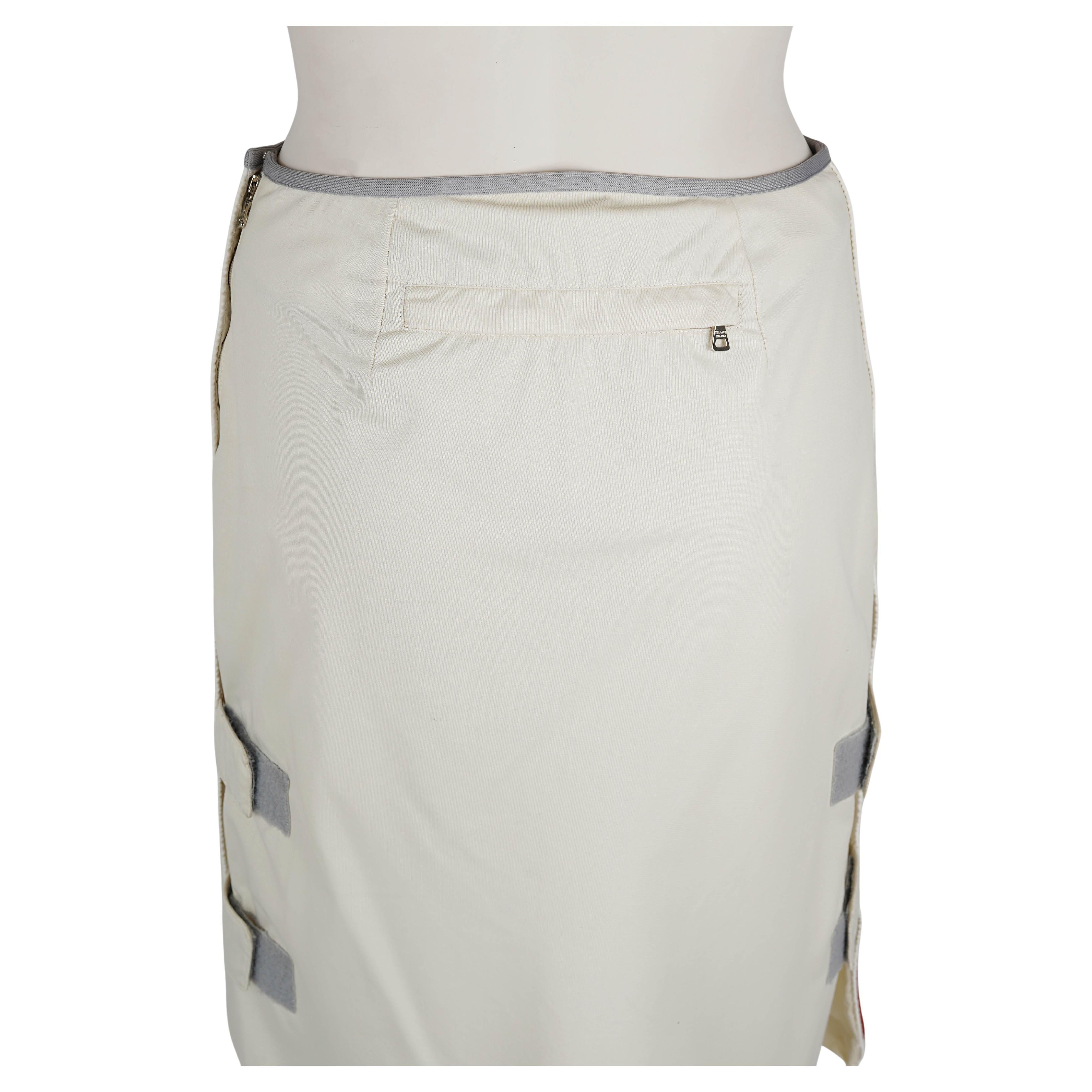 Falda de nailon técnico Prada Sport Off-White de los años 90 - IT 40 en venta 4