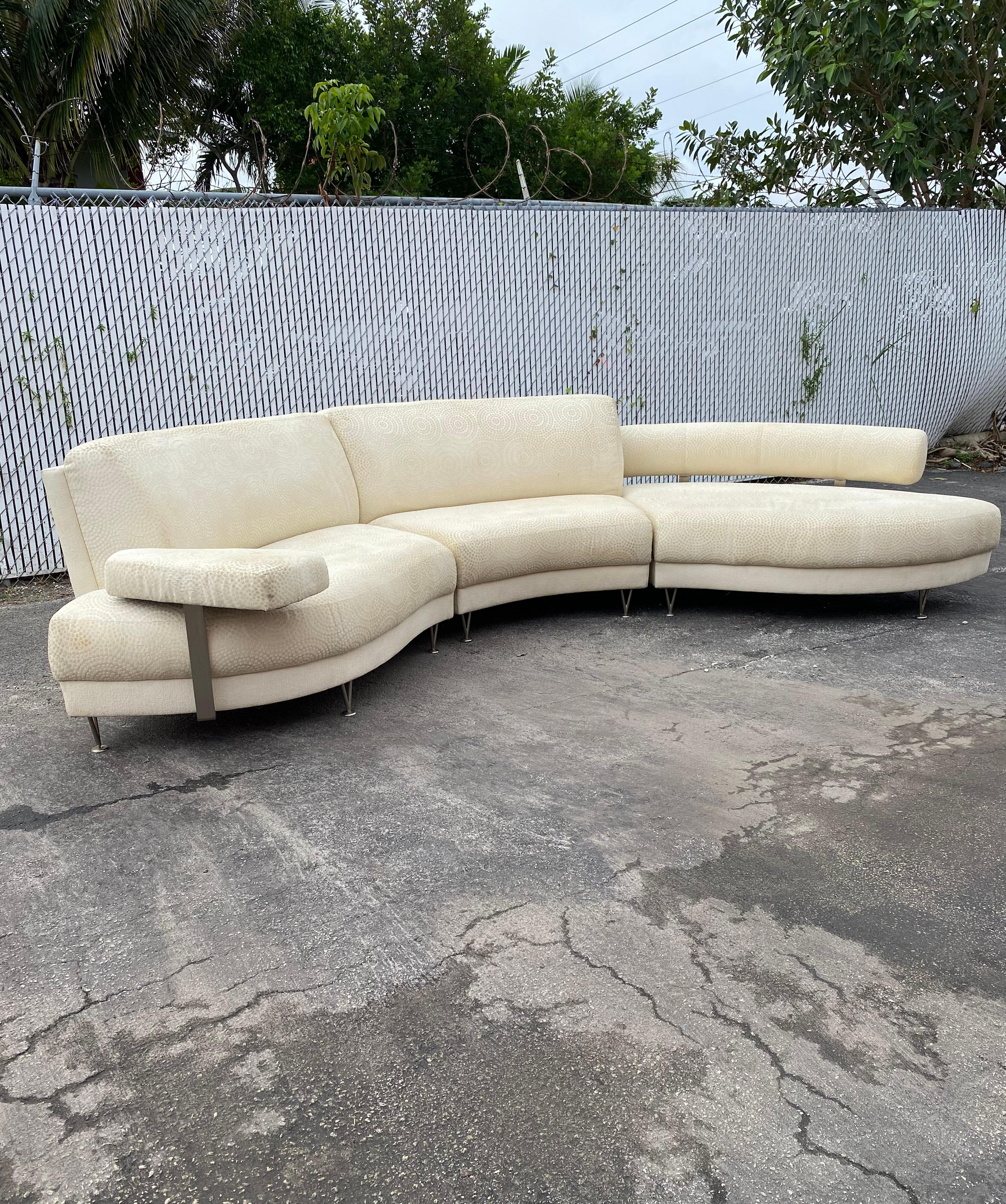 1990s Preview Weiman Curved Serpentine Sectional In Good Condition For Sale In Fort Lauderdale, FL