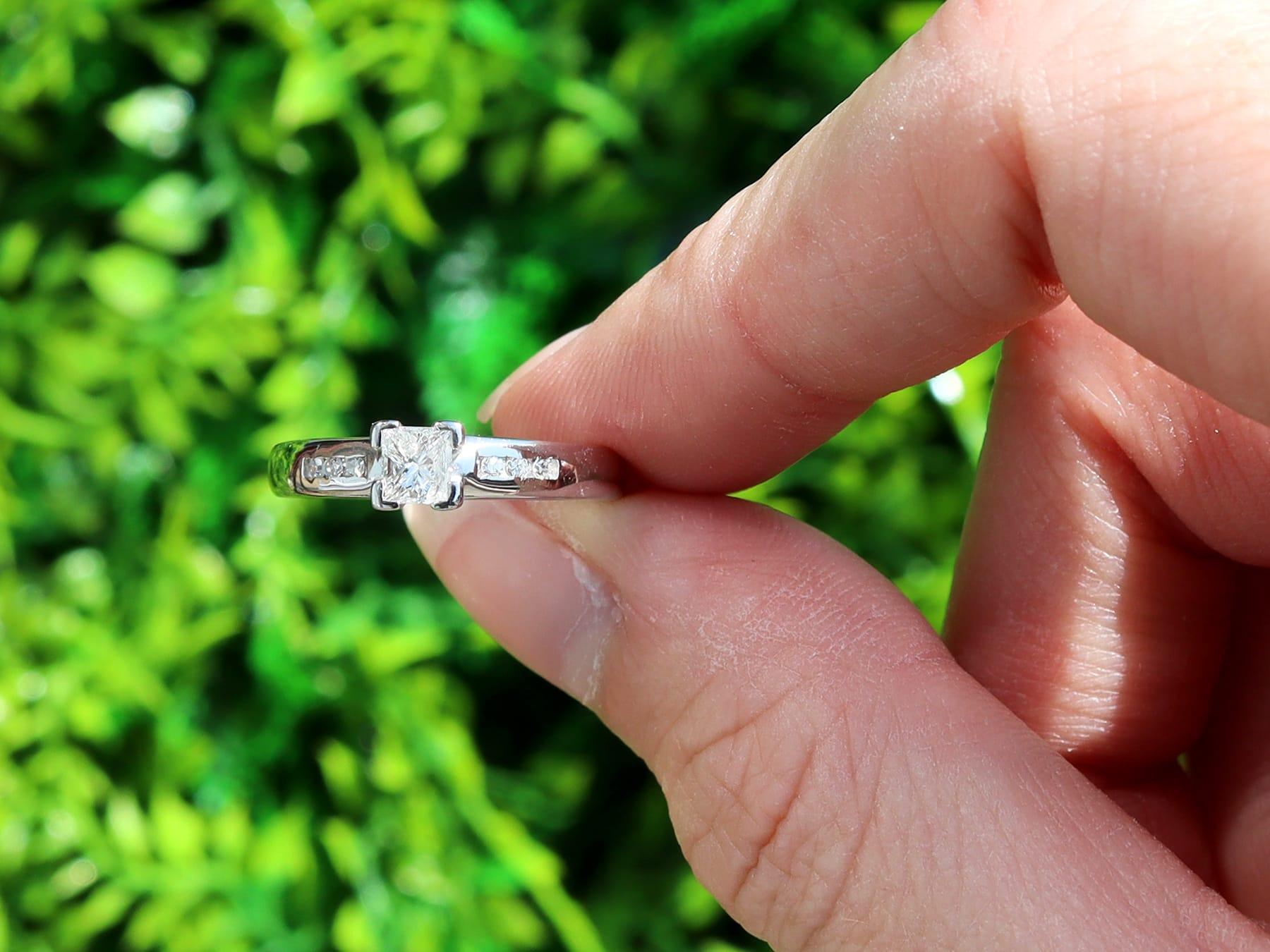 A fine and impressive vintage 0.33 carat (total) diamond and 18 karat white gold solitaire ring; part of our diverse vintage diamond ring collection.

This fine and impressive diamond solitaire ring has been crafted in 18k white gold.

The ring