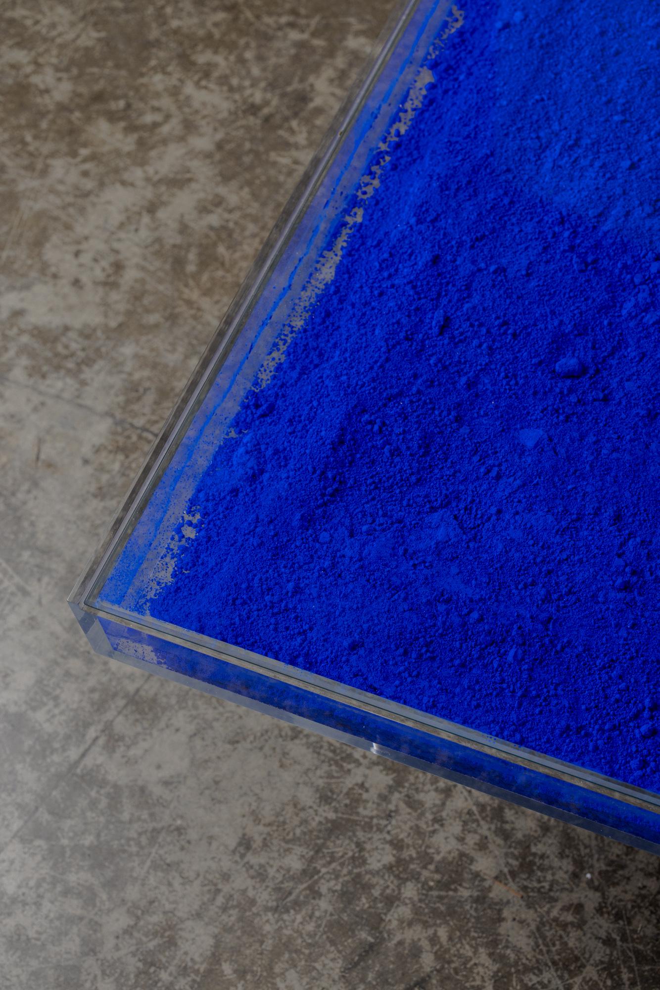 Acier inoxydable Production de tables Bleu par Yves Klein, années 1990 en vente