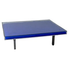 Production de tables Bleu par Yves Klein, années 1990