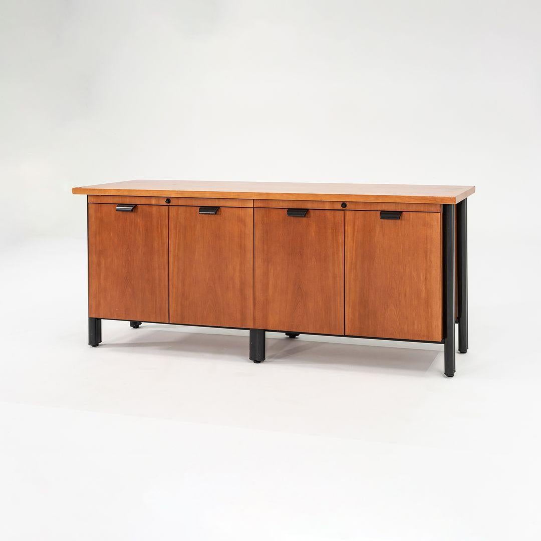 Crédence en cerisier d'Emanuela Frattini pour Knoll International, années 1990 Bon état - En vente à Philadelphia, PA