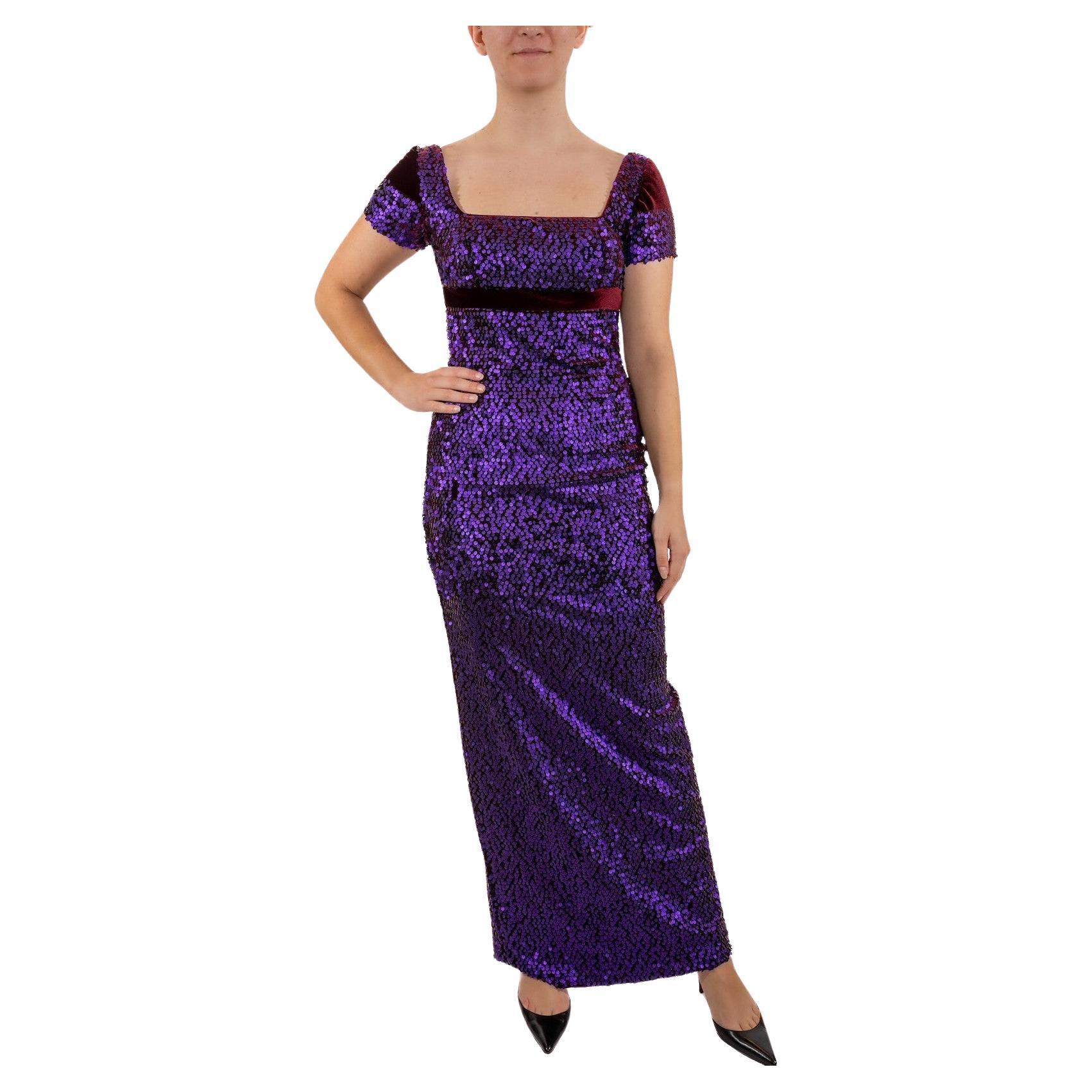 1990S Robe à taille empire en velours de rayonne violet et bourgogne entièrement pailleté en vente